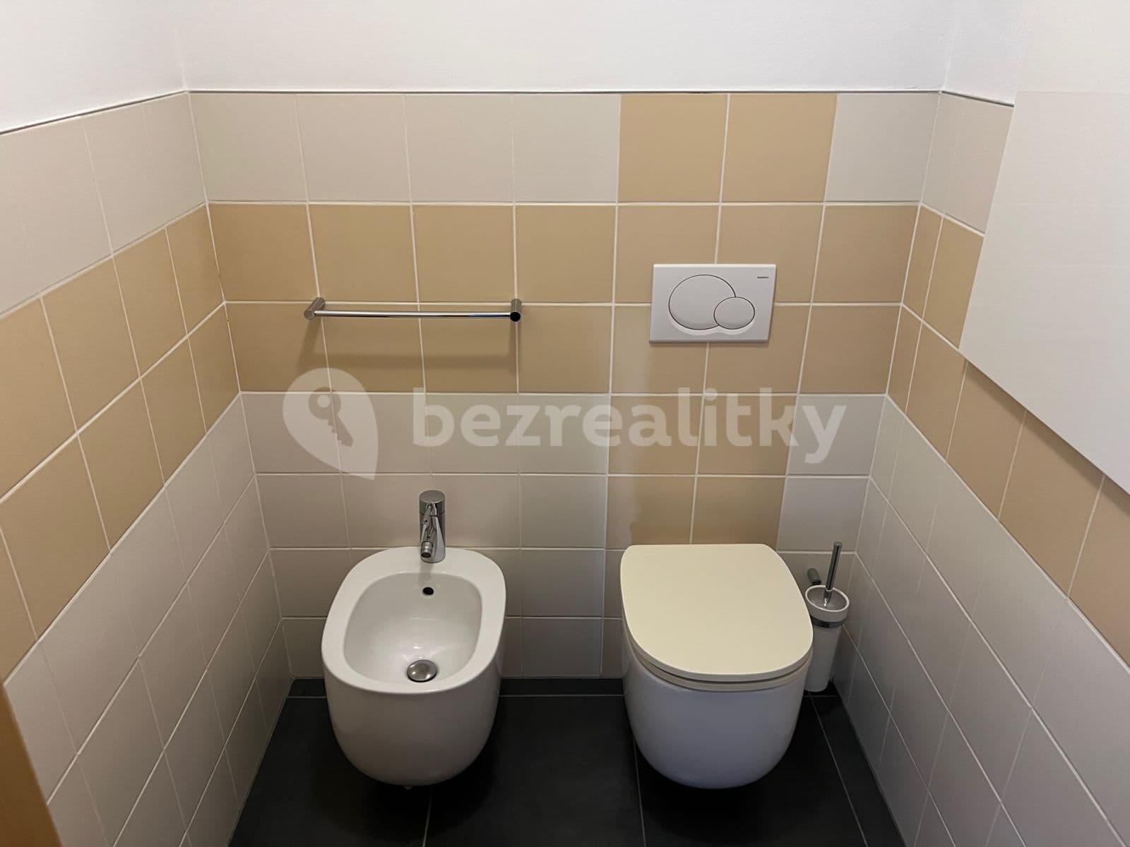 1 bedroom with open-plan kitchen flat to rent, 70 m², náměstí Vojtěšky Matyášové, Brno, Jihomoravský Region 1 bedroom with open-plan kitchen flat to rent, 70 m², náměstí Vojtěšky Matyášové, Brno, Jihomoravský Region