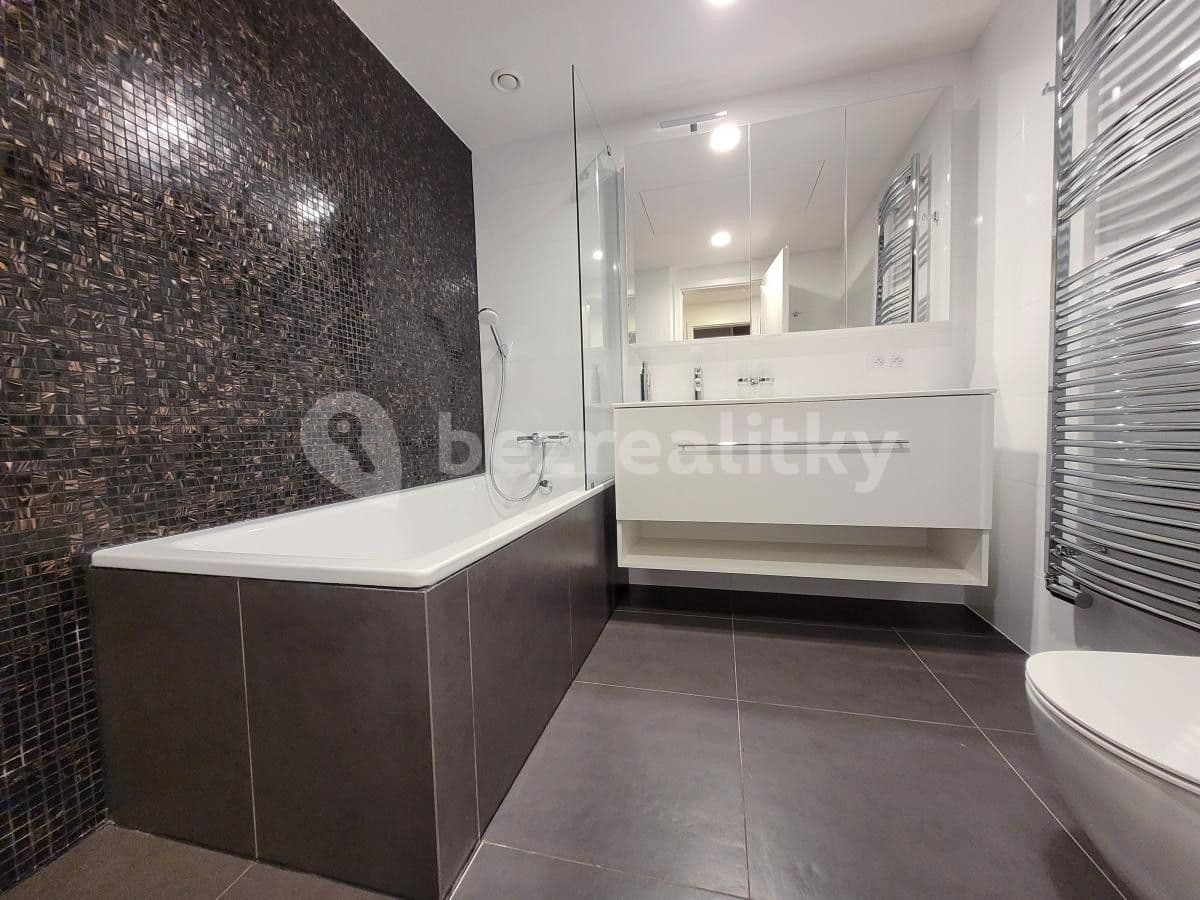 Studio flat to rent, 33 m², Mukařovského, Prague, Prague Studio flat to rent, 33 m², Mukařovského, Prague, Prague