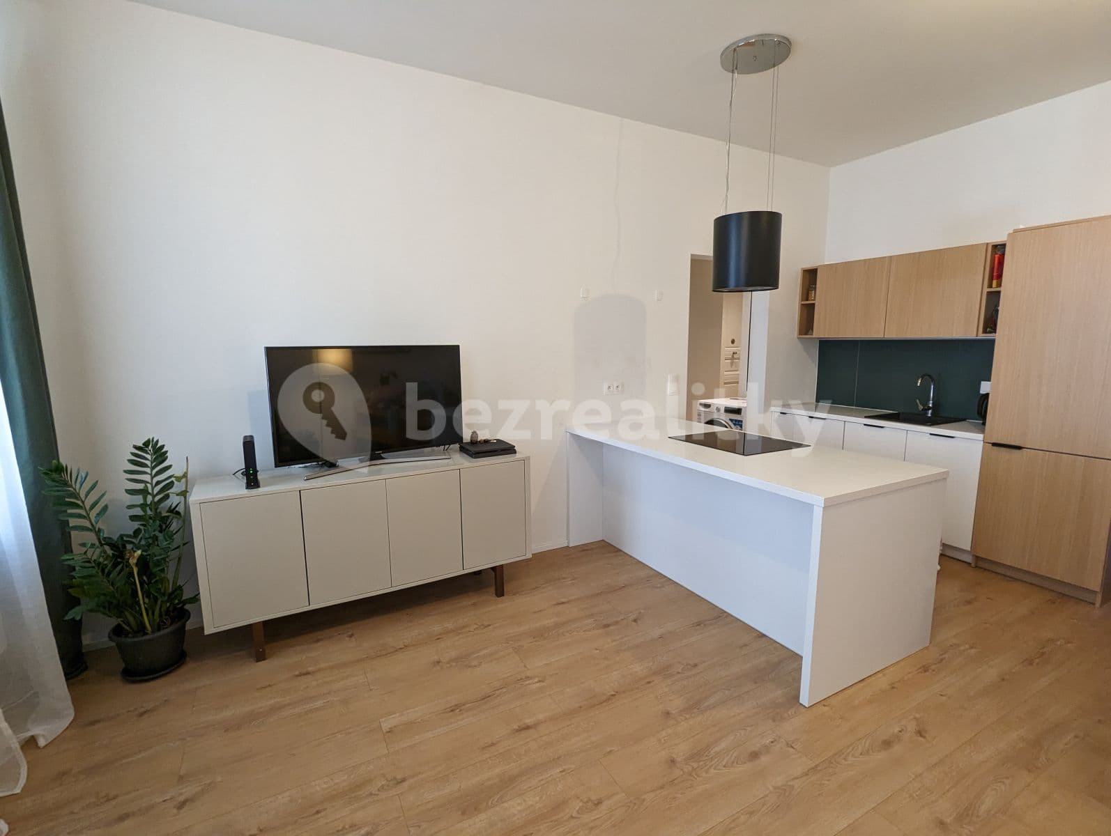 2 bedroom with open-plan kitchen flat to rent, 75 m², Bořivojova, Prague, Prague 2 bedroom with open-plan kitchen flat to rent, 75 m², Bořivojova, Prague, Prague