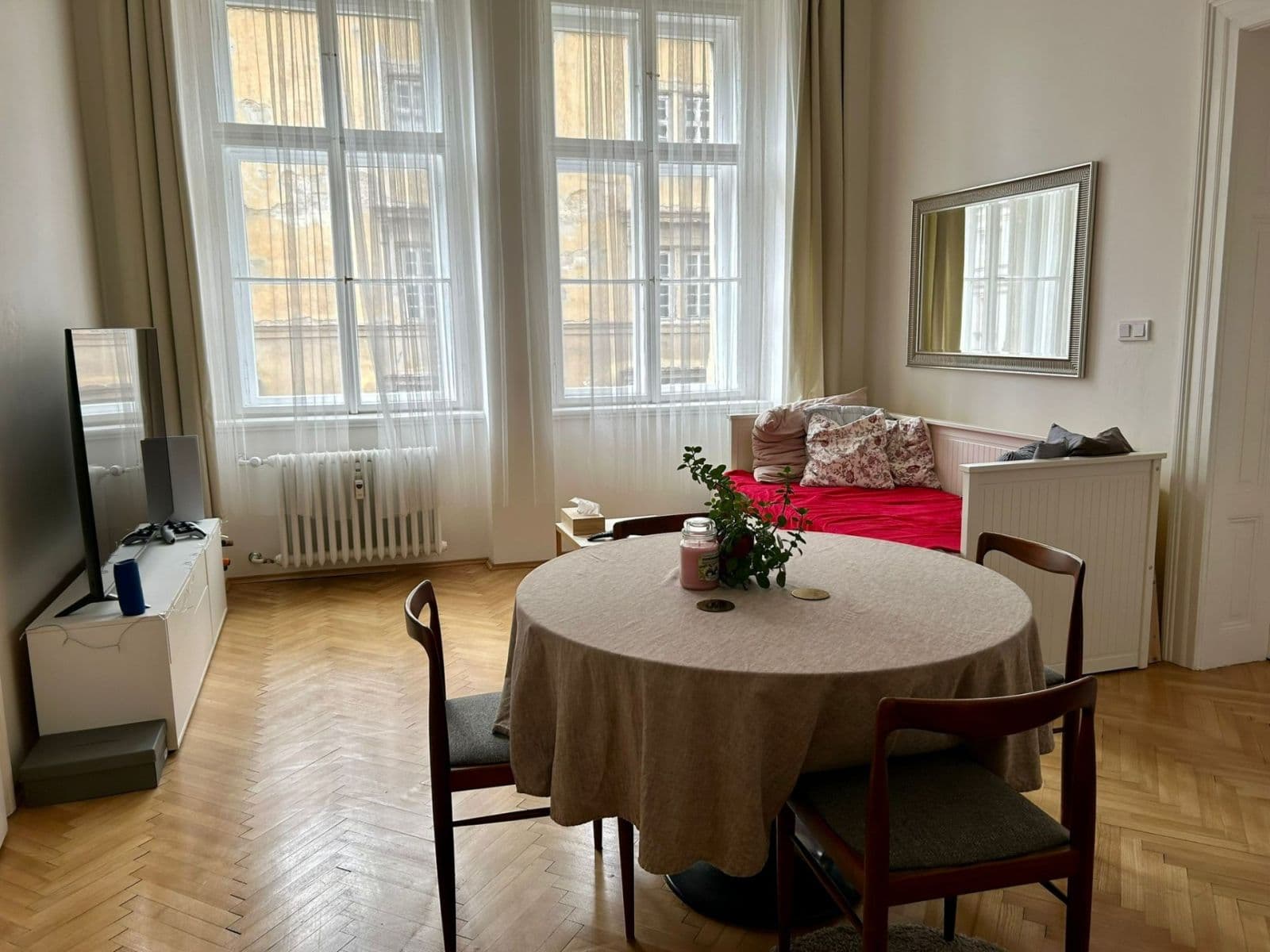 1 bedroom with open-plan kitchen flat to rent, 65 m², Vítkova, Prague, Prague 1 bedroom with open-plan kitchen flat to rent, 65 m², Vítkova, Prague, Prague