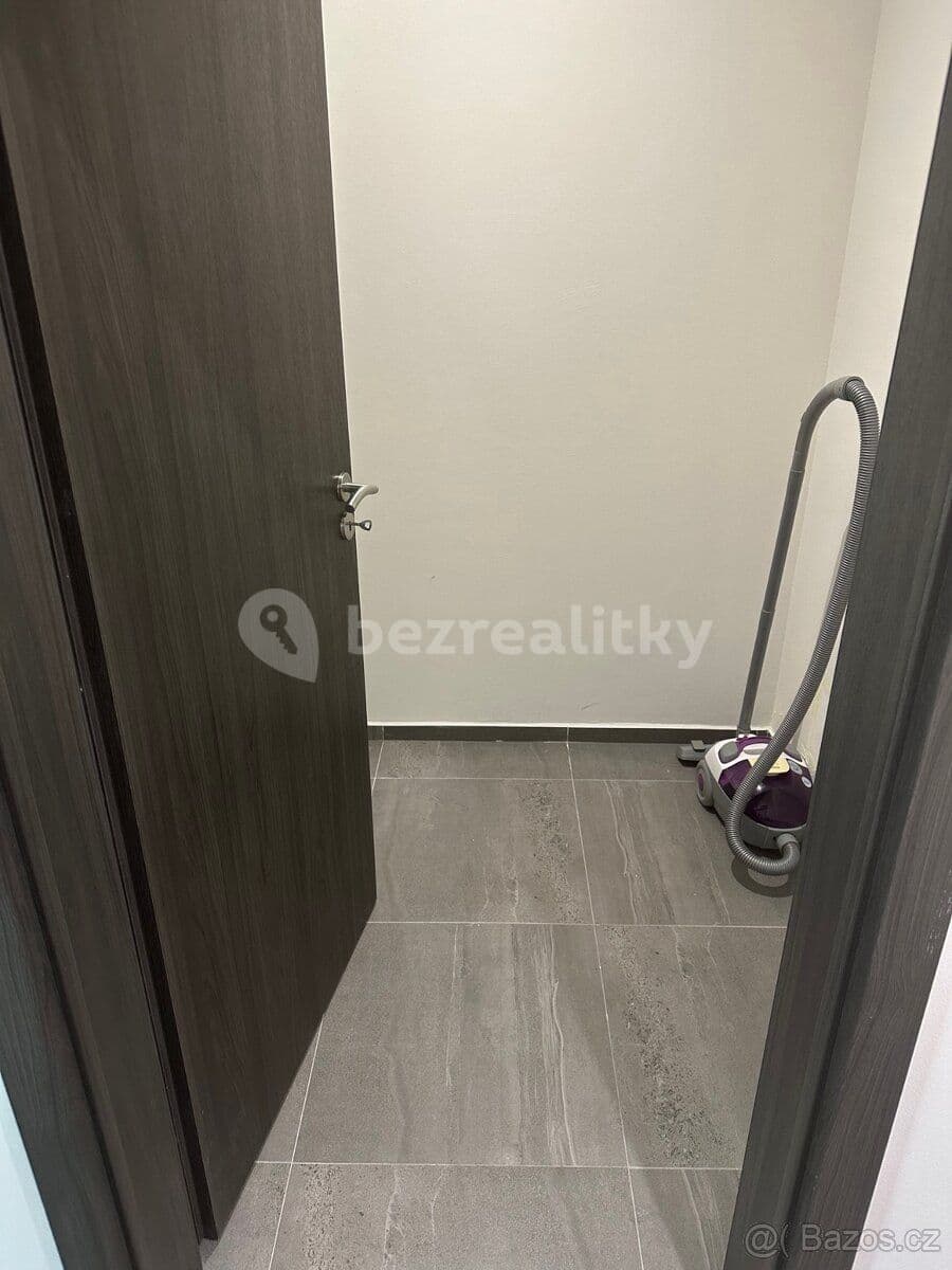 1 bedroom with open-plan kitchen flat to rent, 72 m², Masarykovo nám., Říčany, Středočeský Region 1 bedroom with open-plan kitchen flat to rent, 72 m², Masarykovo nám., Říčany, Středočeský Region