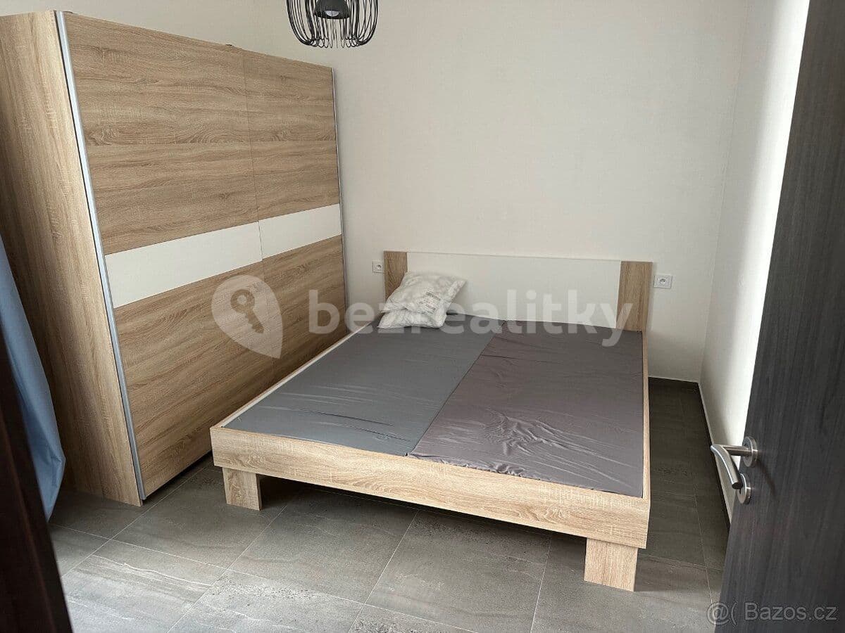 1 bedroom with open-plan kitchen flat to rent, 72 m², Masarykovo nám., Říčany, Středočeský Region 1 bedroom with open-plan kitchen flat to rent, 72 m², Masarykovo nám., Říčany, Středočeský Region