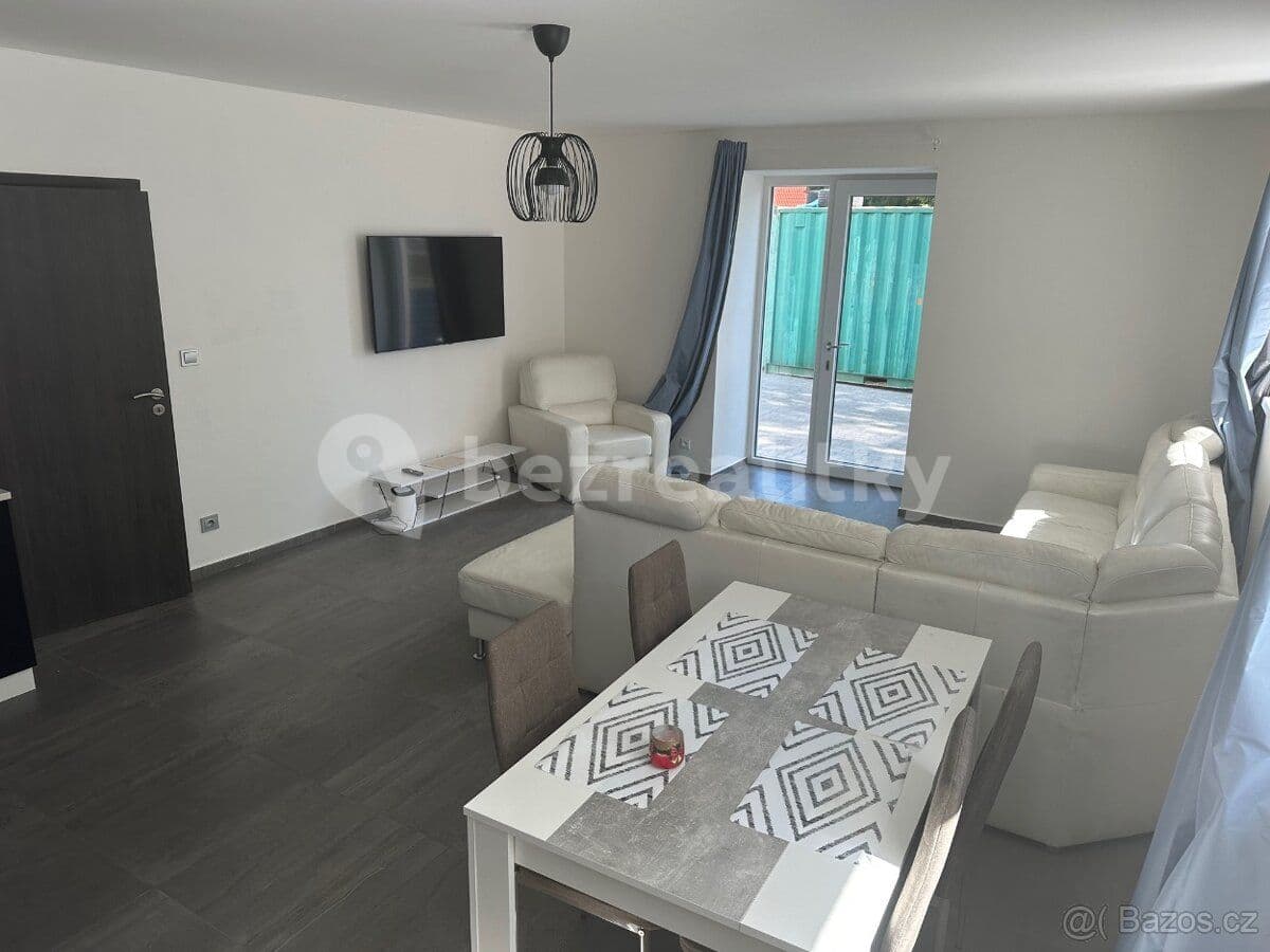 1 bedroom with open-plan kitchen flat to rent, 72 m², Masarykovo nám., Říčany, Středočeský Region 1 bedroom with open-plan kitchen flat to rent, 72 m², Masarykovo nám., Říčany, Středočeský Region