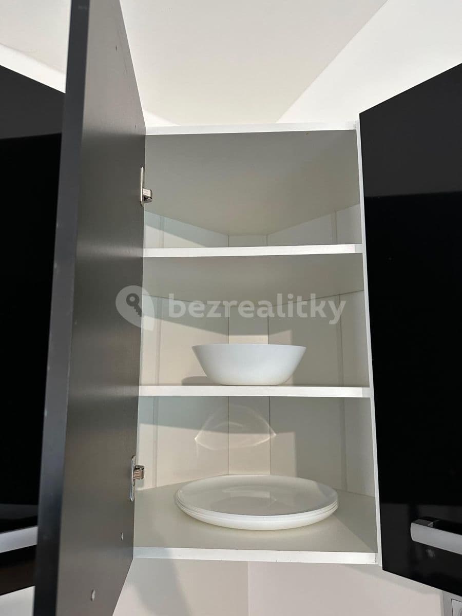 1 bedroom with open-plan kitchen flat to rent, 72 m², Masarykovo nám., Říčany, Středočeský Region 1 bedroom with open-plan kitchen flat to rent, 72 m², Masarykovo nám., Říčany, Středočeský Region