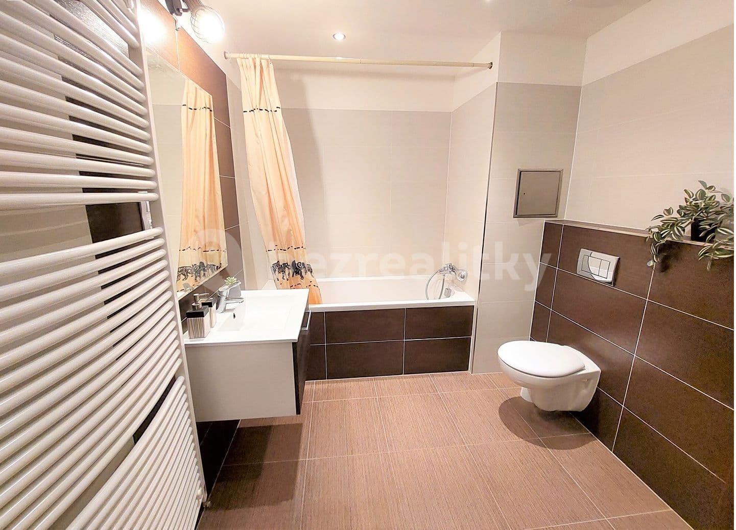 1 bedroom with open-plan kitchen flat to rent, 53 m², Mantovská, Prague, Prague 1 bedroom with open-plan kitchen flat to rent, 53 m², Mantovská, Prague, Prague