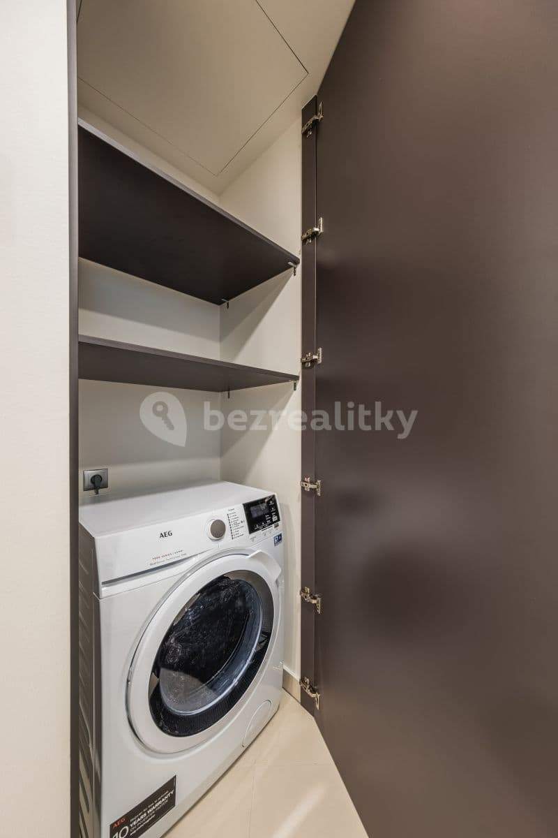 Studio flat to rent, 39 m², Kurta Konráda, Prague, Prague Studio flat to rent, 39 m², Kurta Konráda, Prague, Prague