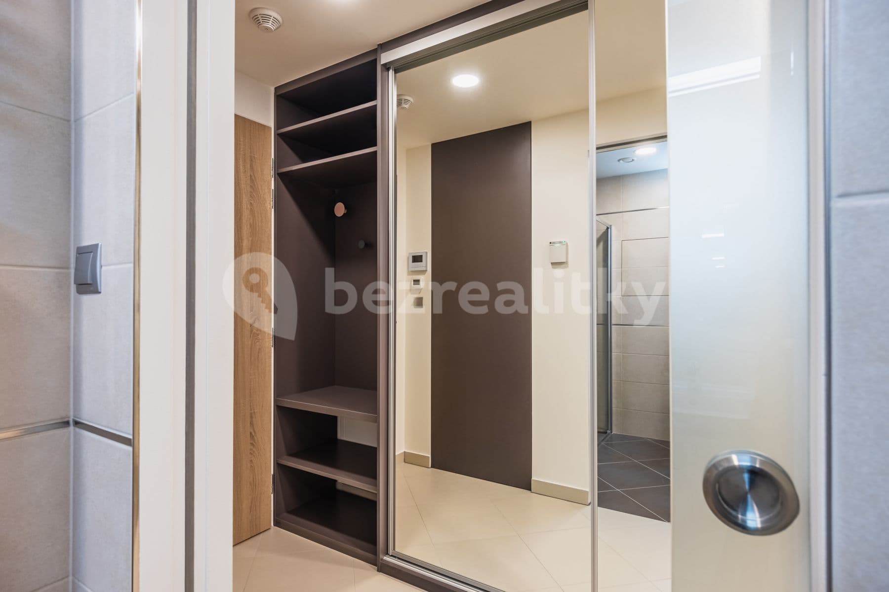 Studio flat to rent, 39 m², Kurta Konráda, Prague, Prague Studio flat to rent, 39 m², Kurta Konráda, Prague, Prague