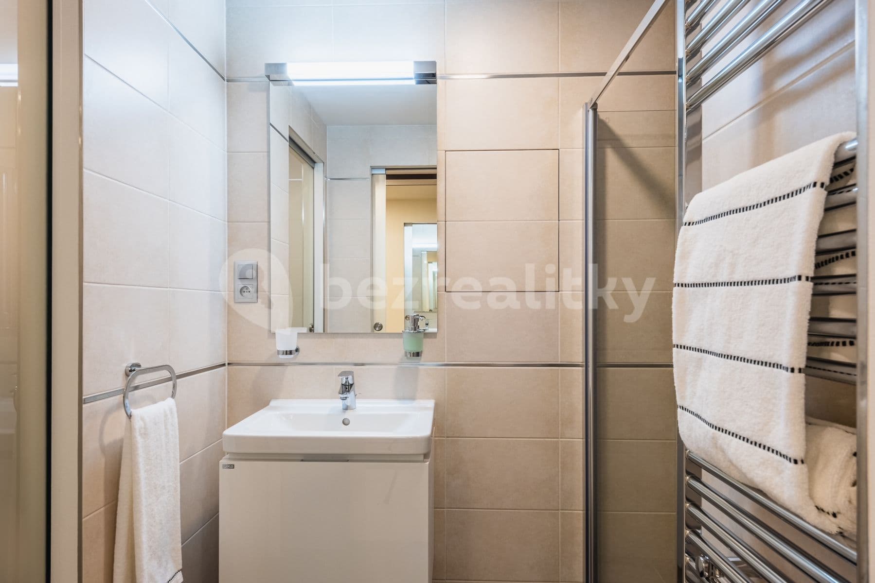 Studio flat to rent, 39 m², Kurta Konráda, Prague, Prague Studio flat to rent, 39 m², Kurta Konráda, Prague, Prague