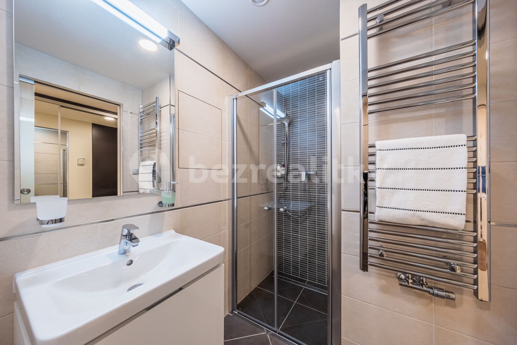 Studio flat to rent, 39 m², Kurta Konráda, Prague, Prague Studio flat to rent, 39 m², Kurta Konráda, Prague, Prague