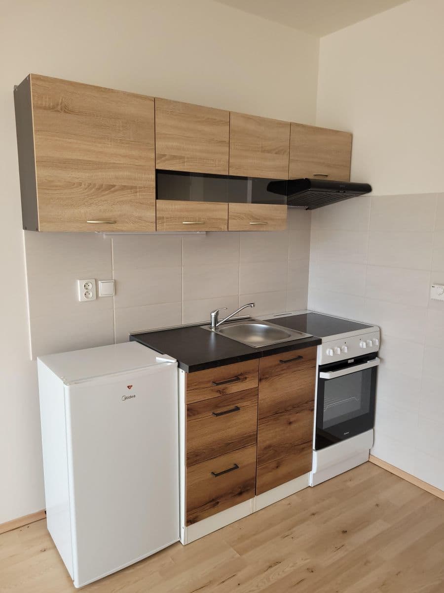Studio flat to rent, 24 m², Škvorec, Středočeský Region Studio flat to rent, 24 m², Škvorec, Středočeský Region