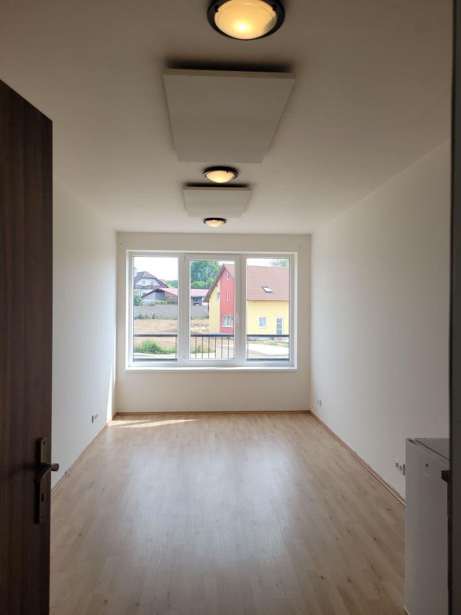Studio flat to rent, 24 m², Škvorec, Středočeský Region Studio flat to rent, 24 m², Škvorec, Středočeský Region