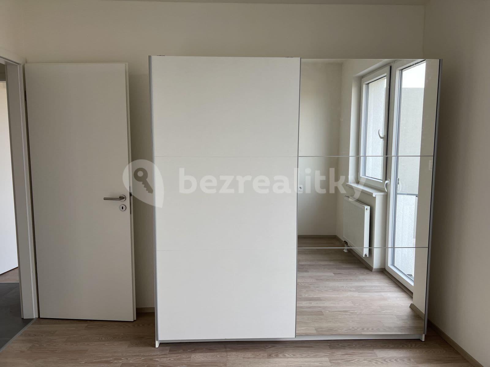 1 bedroom with open-plan kitchen flat to rent, 36 m², Karla Čapka, Unhošť, Středočeský Region