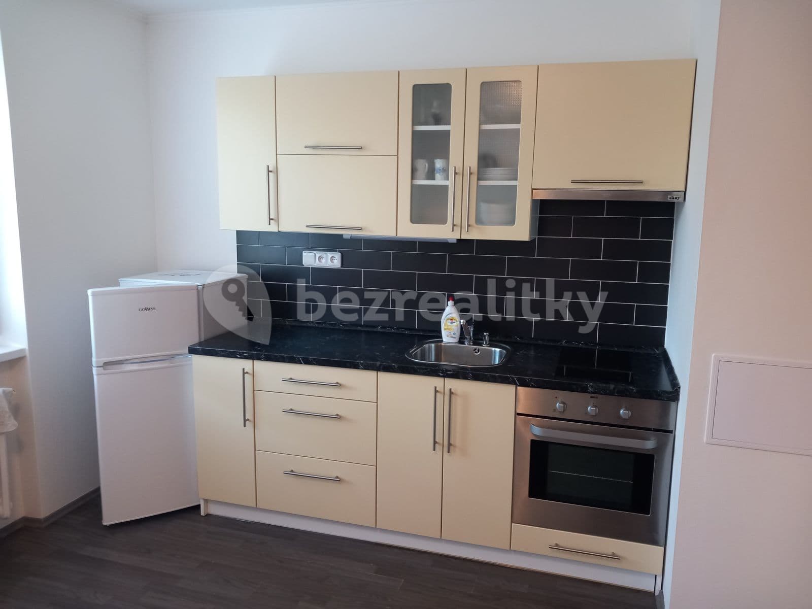 Small studio flat to rent, 25 m², Fryčovická, Prague, Prague Small studio flat to rent, 25 m², Fryčovická, Prague, Prague