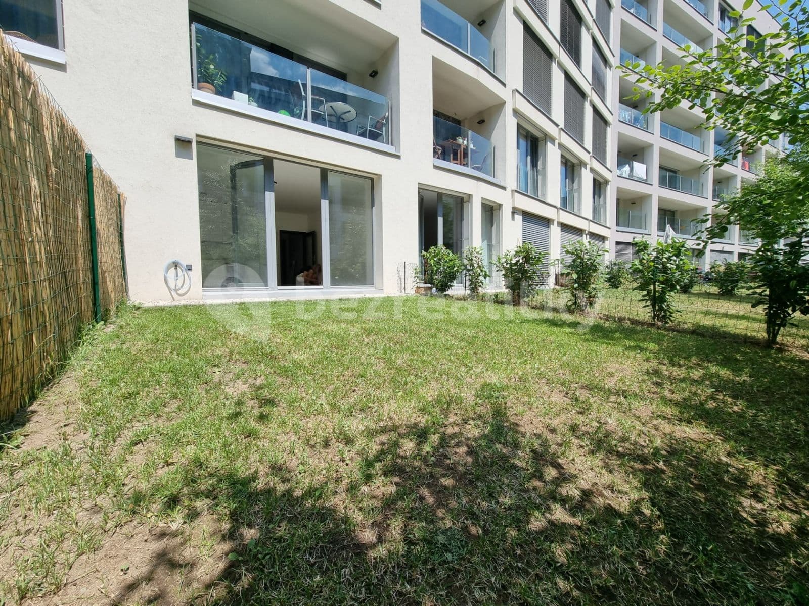 Studio flat to rent, 39 m², U Mlýnského kanálu, Prague, Prague Studio flat to rent, 39 m², U Mlýnského kanálu, Prague, Prague