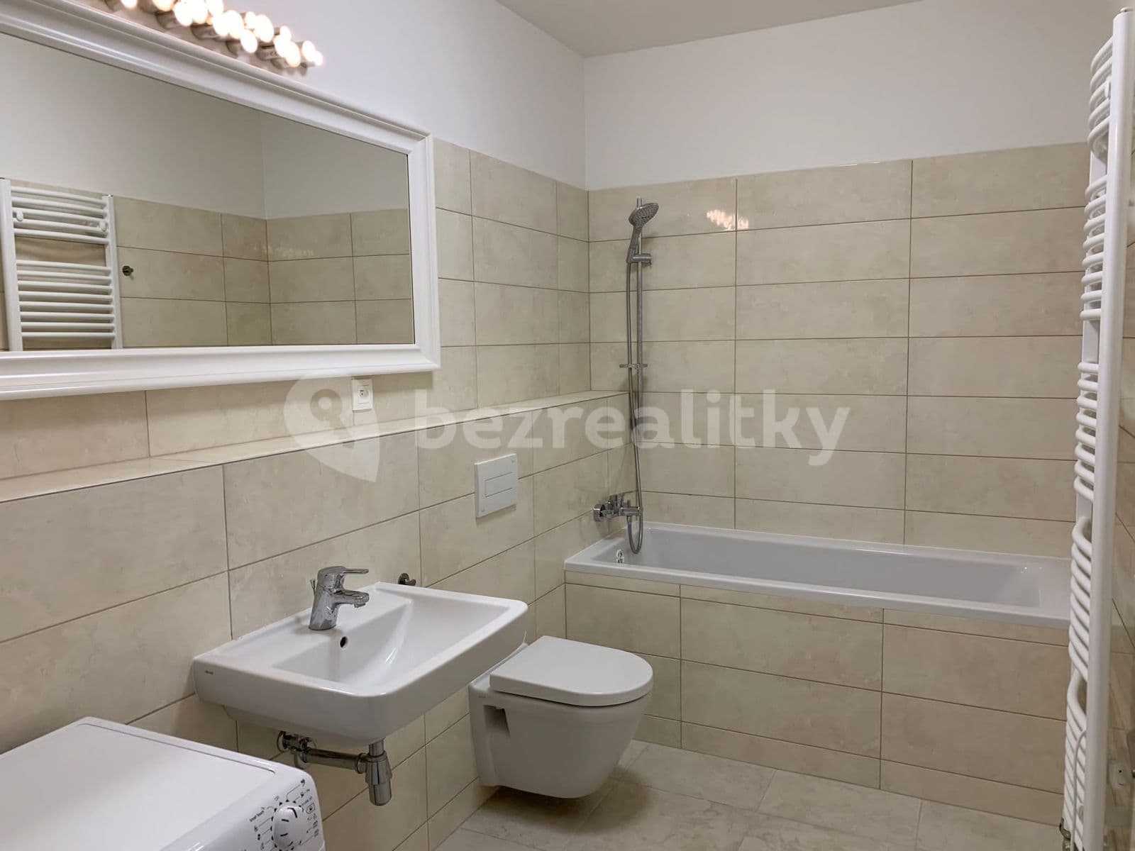 1 bedroom with open-plan kitchen flat to rent, 54 m², Zlochova, Prague, Prague 1 bedroom with open-plan kitchen flat to rent, 54 m², Zlochova, Prague, Prague