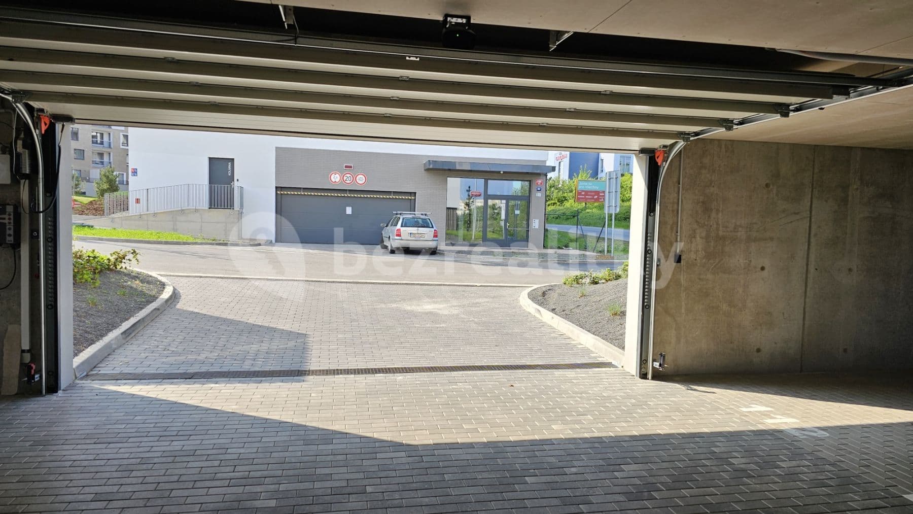 garage to rent, 15 m², Drnovská, Prague, Prague garage to rent, 15 m², Drnovská, Prague, Prague