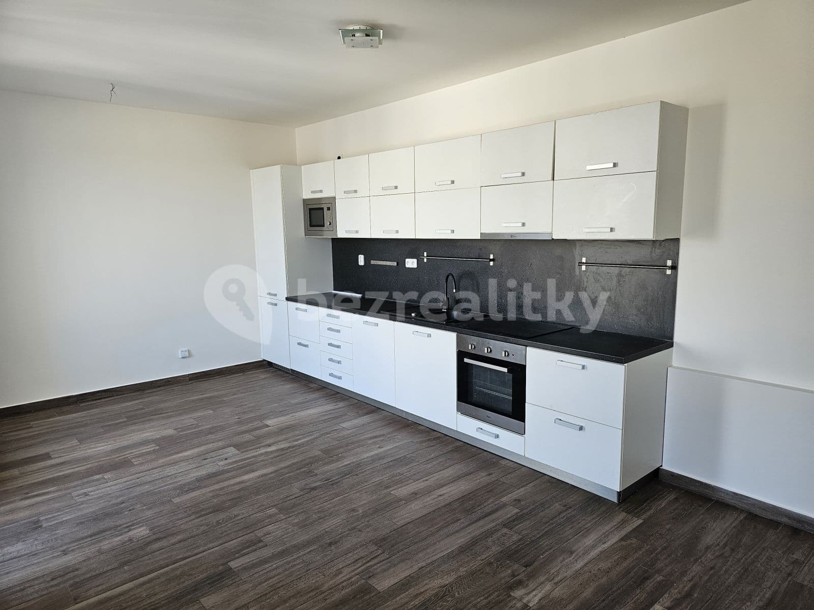 2 bedroom with open-plan kitchen flat to rent, 68 m², Cesta brigádníků, Kralupy nad Vltavou, Středočeský Region 2 bedroom with open-plan kitchen flat to rent, 68 m², Cesta brigádníků, Kralupy nad Vltavou, Středočeský Region