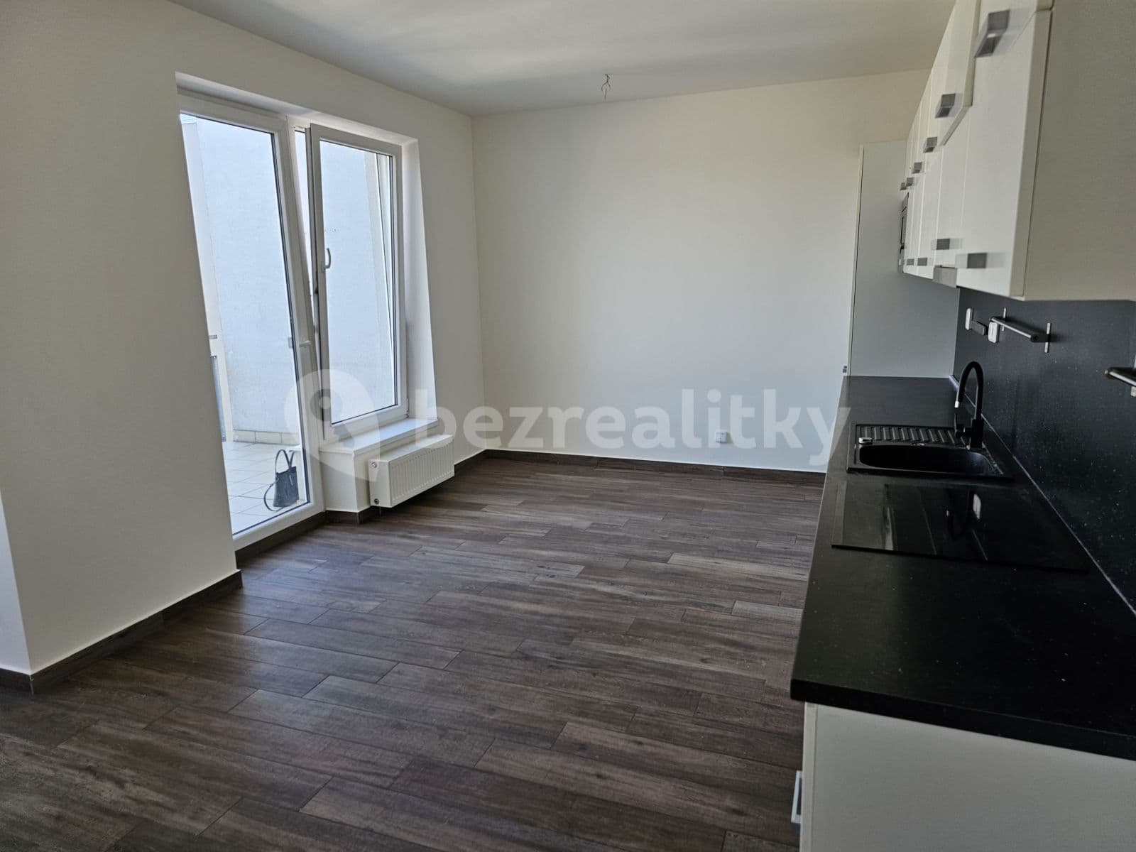 2 bedroom with open-plan kitchen flat to rent, 68 m², Cesta brigádníků, Kralupy nad Vltavou, Středočeský Region 2 bedroom with open-plan kitchen flat to rent, 68 m², Cesta brigádníků, Kralupy nad Vltavou, Středočeský Region