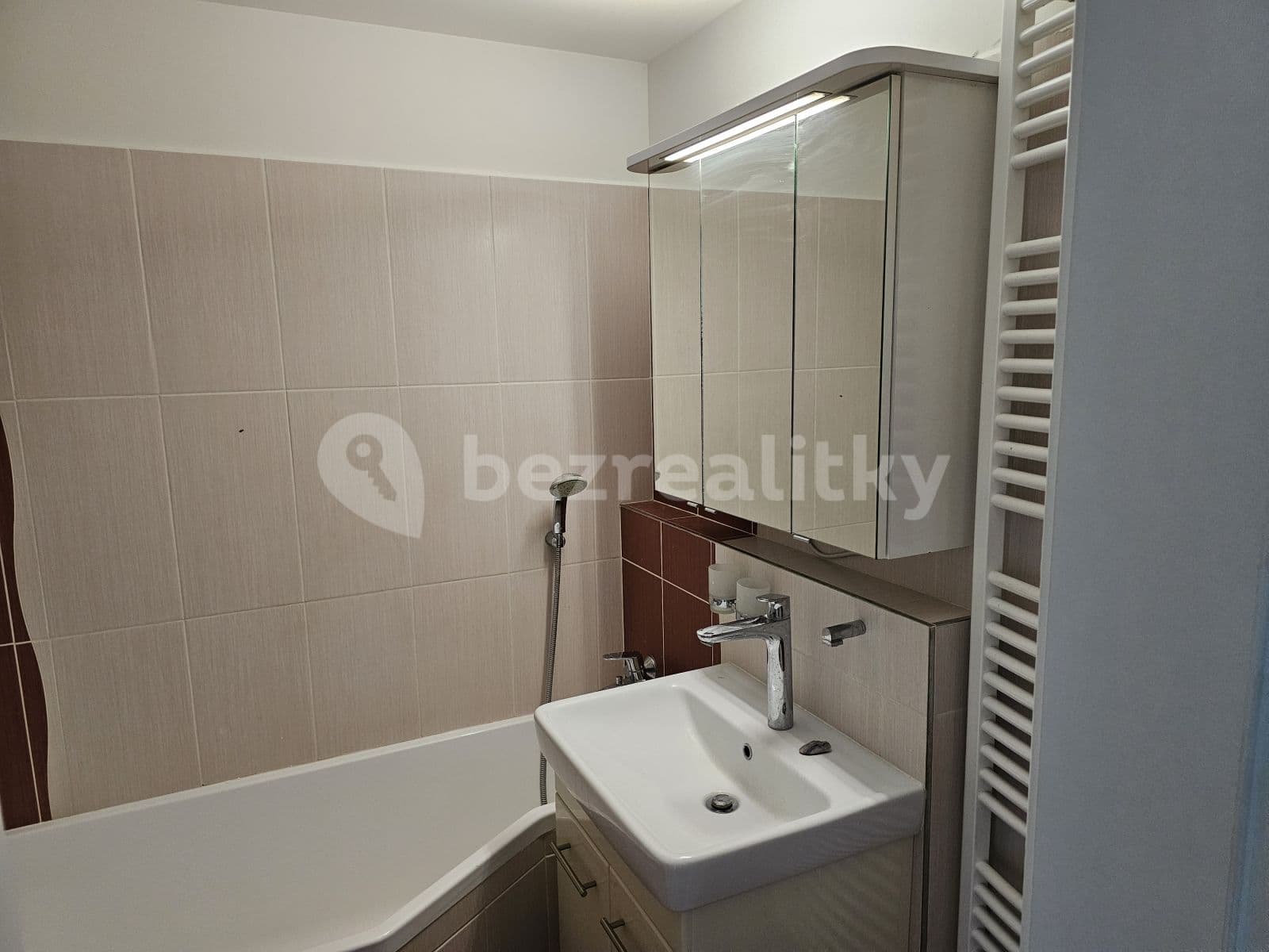 2 bedroom with open-plan kitchen flat to rent, 68 m², Cesta brigádníků, Kralupy nad Vltavou, Středočeský Region 2 bedroom with open-plan kitchen flat to rent, 68 m², Cesta brigádníků, Kralupy nad Vltavou, Středočeský Region