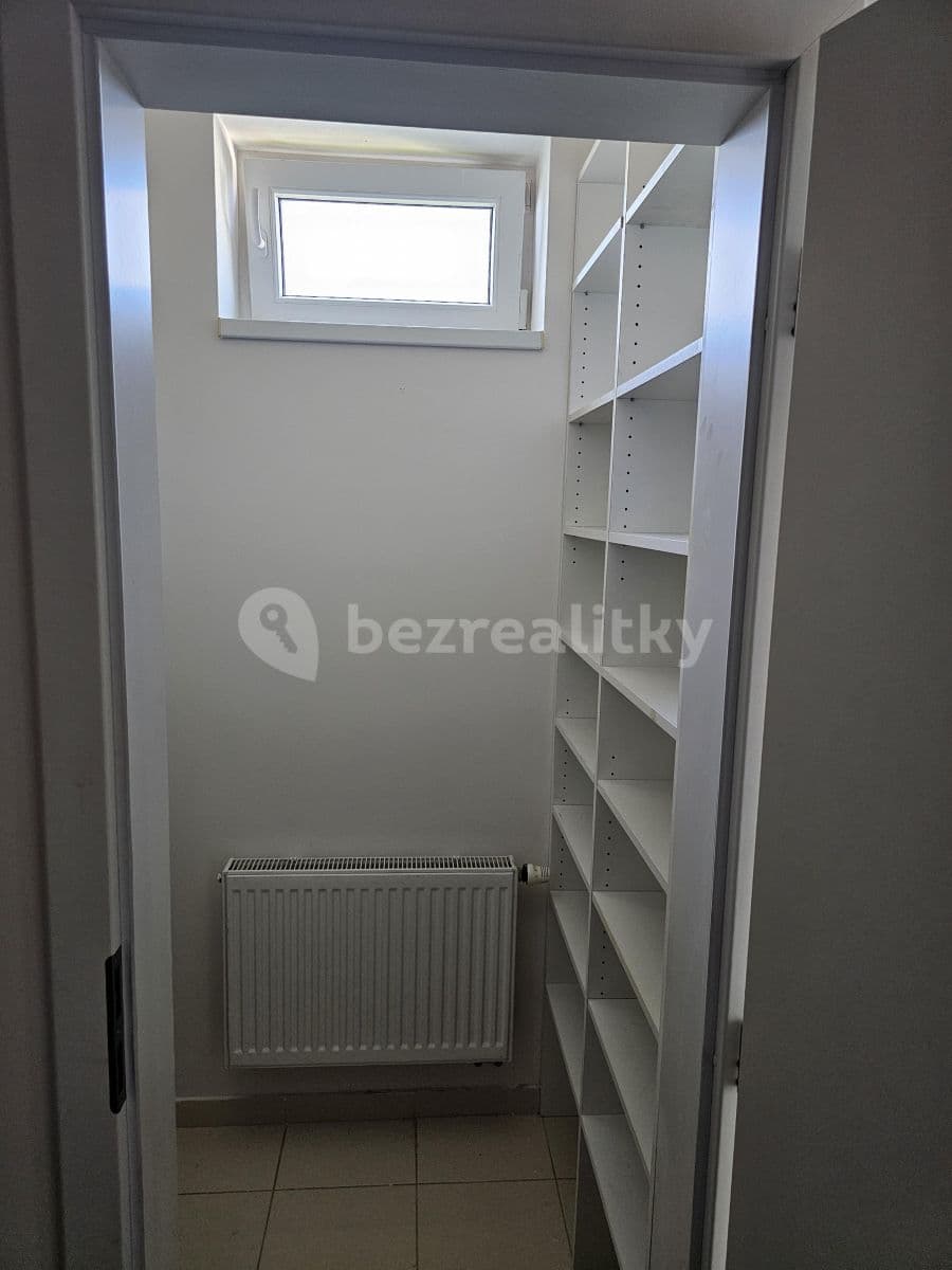 2 bedroom with open-plan kitchen flat to rent, 68 m², Cesta brigádníků, Kralupy nad Vltavou, Středočeský Region 2 bedroom with open-plan kitchen flat to rent, 68 m², Cesta brigádníků, Kralupy nad Vltavou, Středočeský Region