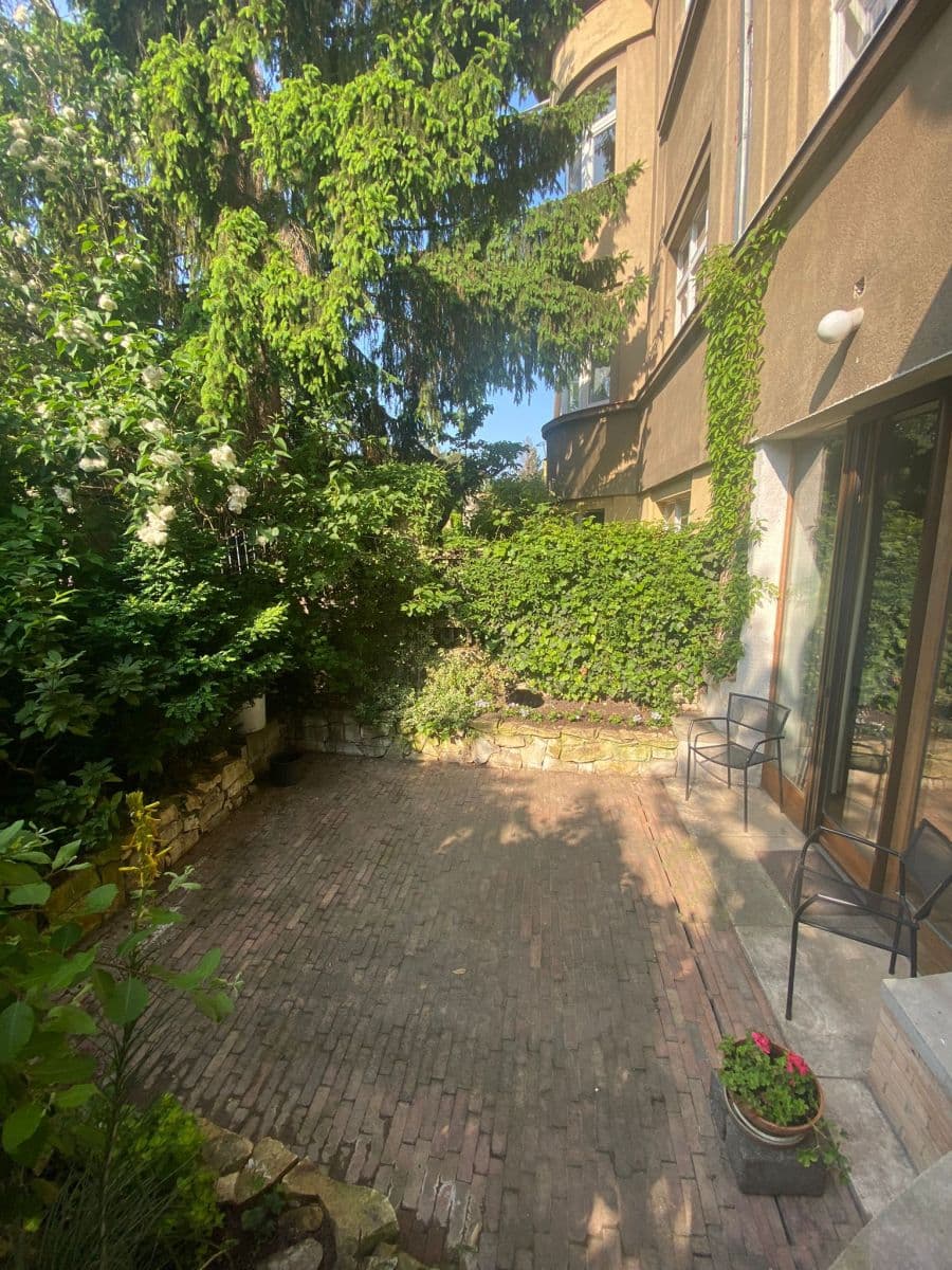 1 bedroom with open-plan kitchen flat to rent, 76 m², Zavadilova, Prague, Prague 1 bedroom with open-plan kitchen flat to rent, 76 m², Zavadilova, Prague, Prague