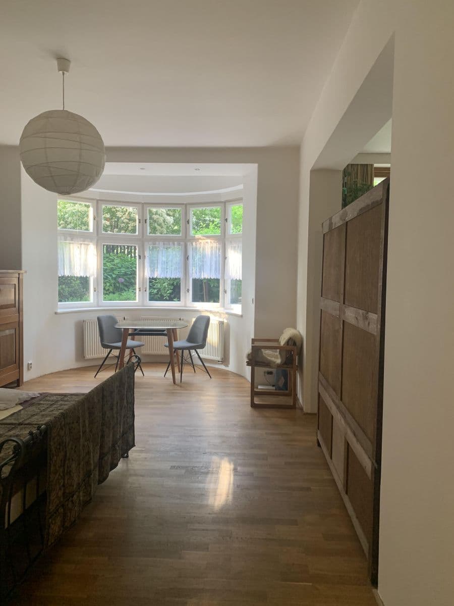 1 bedroom with open-plan kitchen flat to rent, 76 m², Zavadilova, Prague, Prague 1 bedroom with open-plan kitchen flat to rent, 76 m², Zavadilova, Prague, Prague