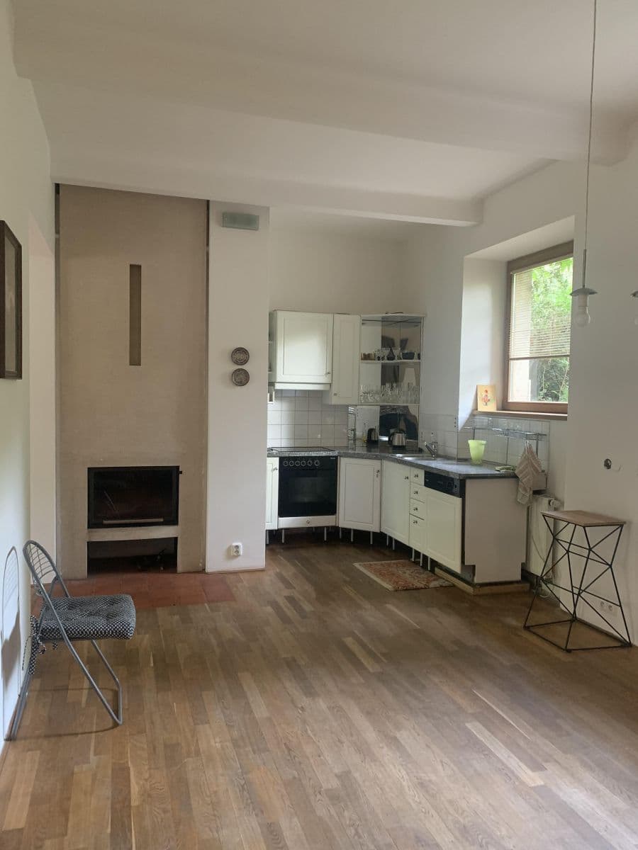 1 bedroom with open-plan kitchen flat to rent, 76 m², Zavadilova, Prague, Prague 1 bedroom with open-plan kitchen flat to rent, 76 m², Zavadilova, Prague, Prague