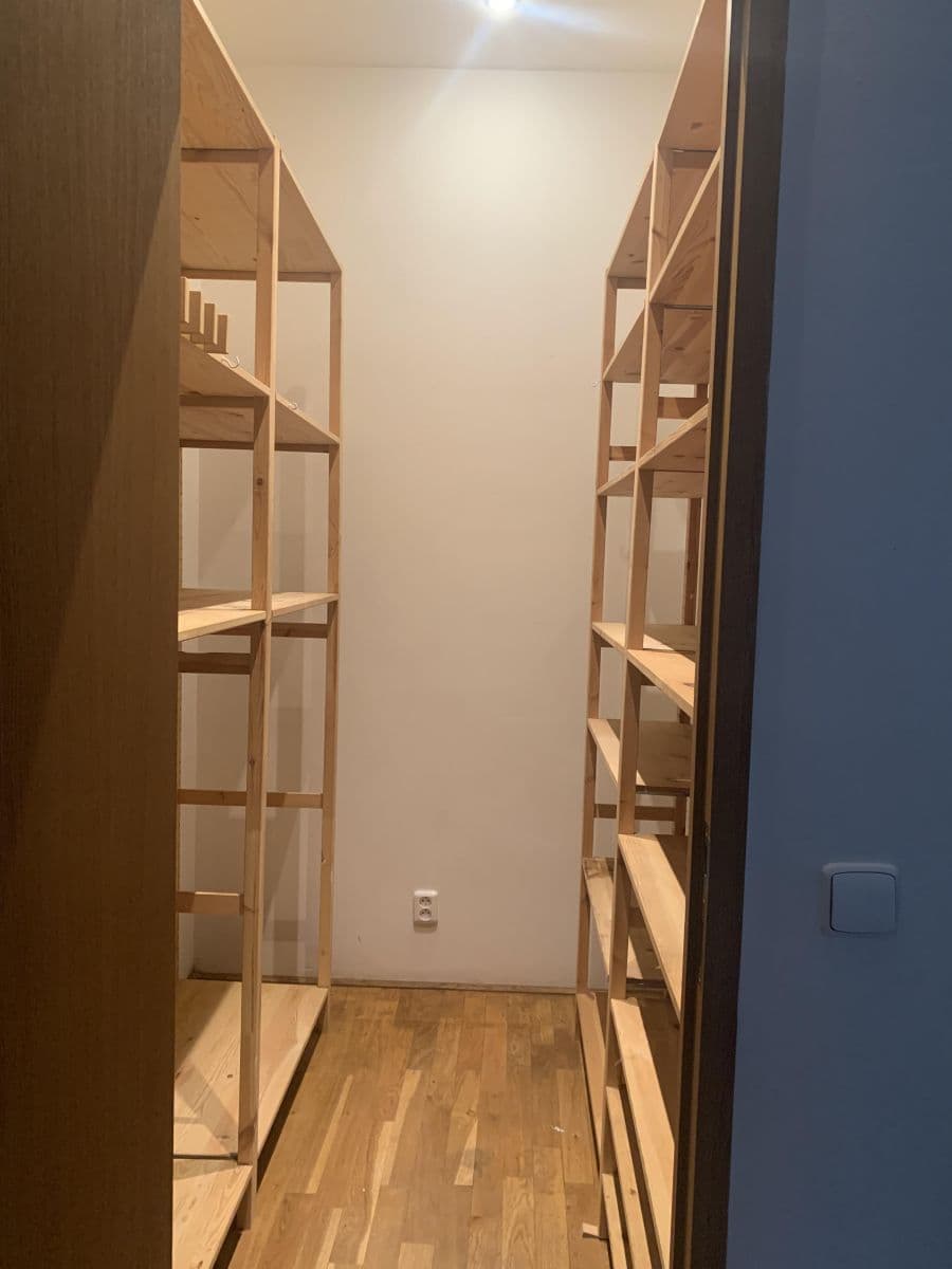 1 bedroom with open-plan kitchen flat to rent, 76 m², Zavadilova, Prague, Prague 1 bedroom with open-plan kitchen flat to rent, 76 m², Zavadilova, Prague, Prague