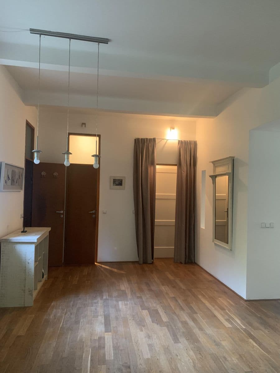 1 bedroom with open-plan kitchen flat to rent, 76 m², Zavadilova, Prague, Prague 1 bedroom with open-plan kitchen flat to rent, 76 m², Zavadilova, Prague, Prague