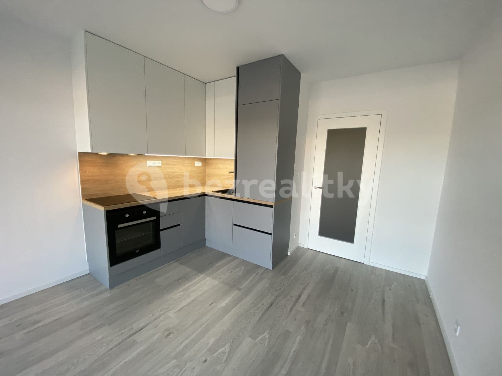 Studio flat to rent, 33 m², Střední, Brno, Jihomoravský Region Studio flat to rent, 33 m², Střední, Brno, Jihomoravský Region