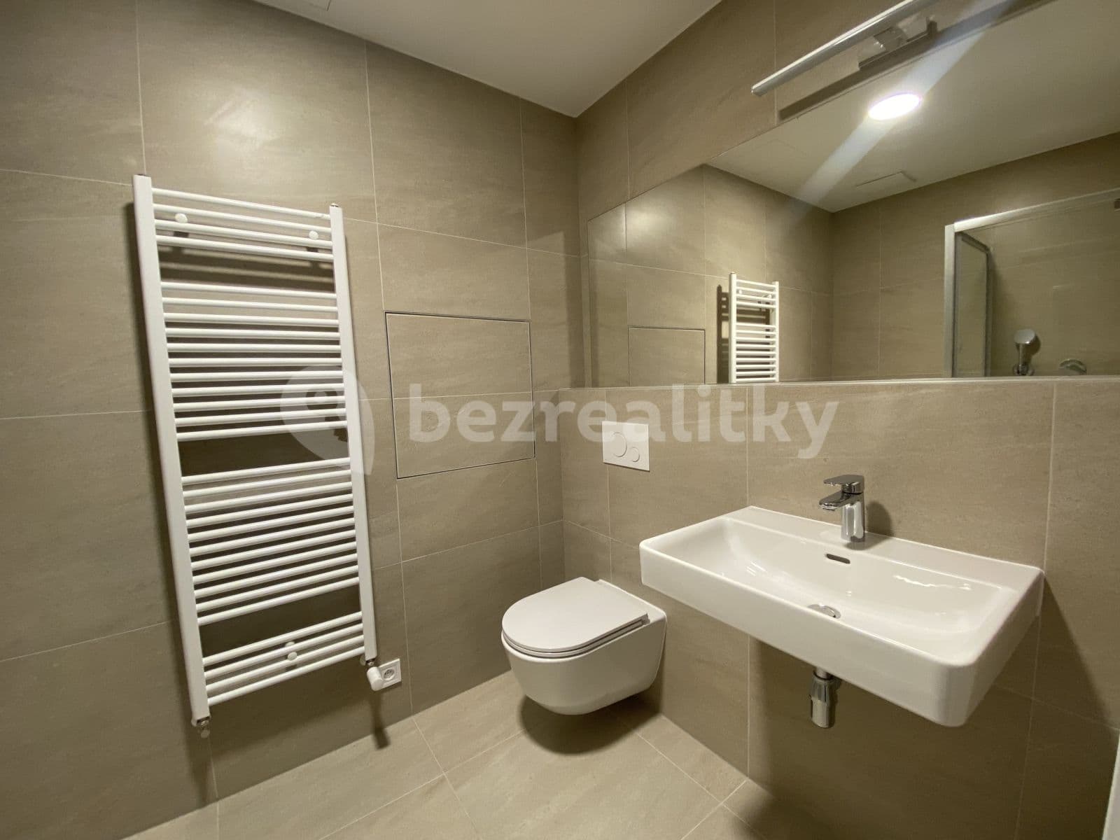 Studio flat to rent, 33 m², Střední, Brno, Jihomoravský Region Studio flat to rent, 33 m², Střední, Brno, Jihomoravský Region