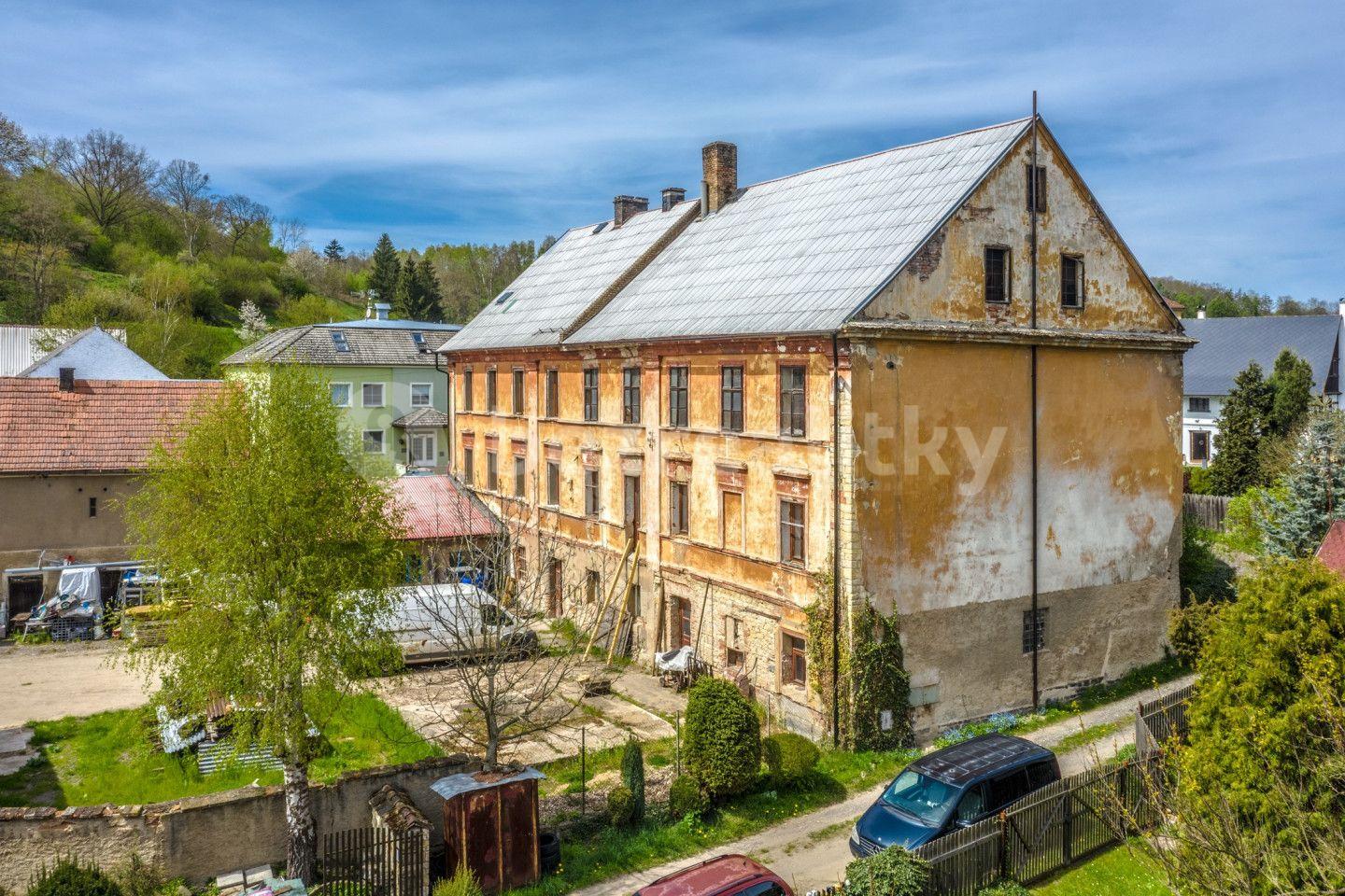 house for sale, 995 m², Snědovice, Ústecký Region