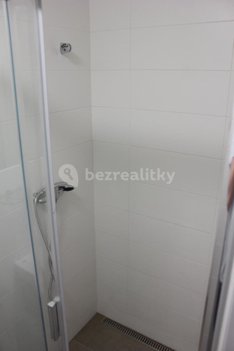Small studio flat to rent, 18 m², Družstevní, Kněževes, Středočeský Region Small studio flat to rent, 18 m², Družstevní, Kněževes, Středočeský Region