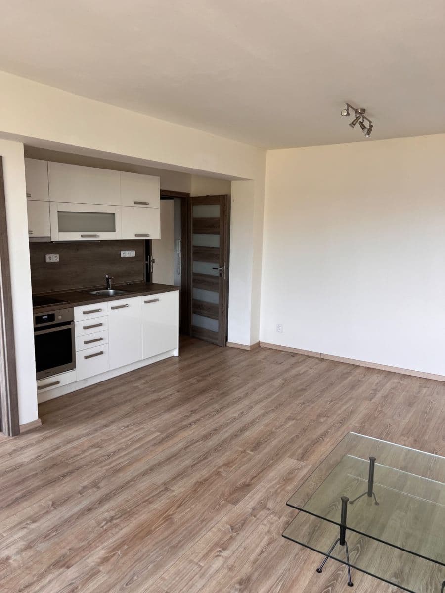 1 bedroom with open-plan kitchen flat to rent, 50 m², Na Klášteře, Beroun, Středočeský Region 1 bedroom with open-plan kitchen flat to rent, 50 m², Na Klášteře, Beroun, Středočeský Region