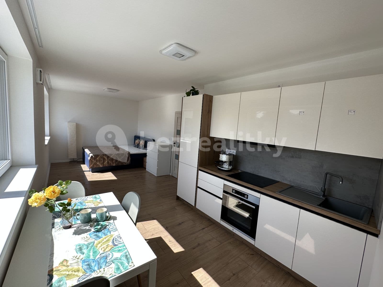Studio flat to rent, 38 m², Prague, Prague Studio flat to rent, 38 m², Prague, Prague