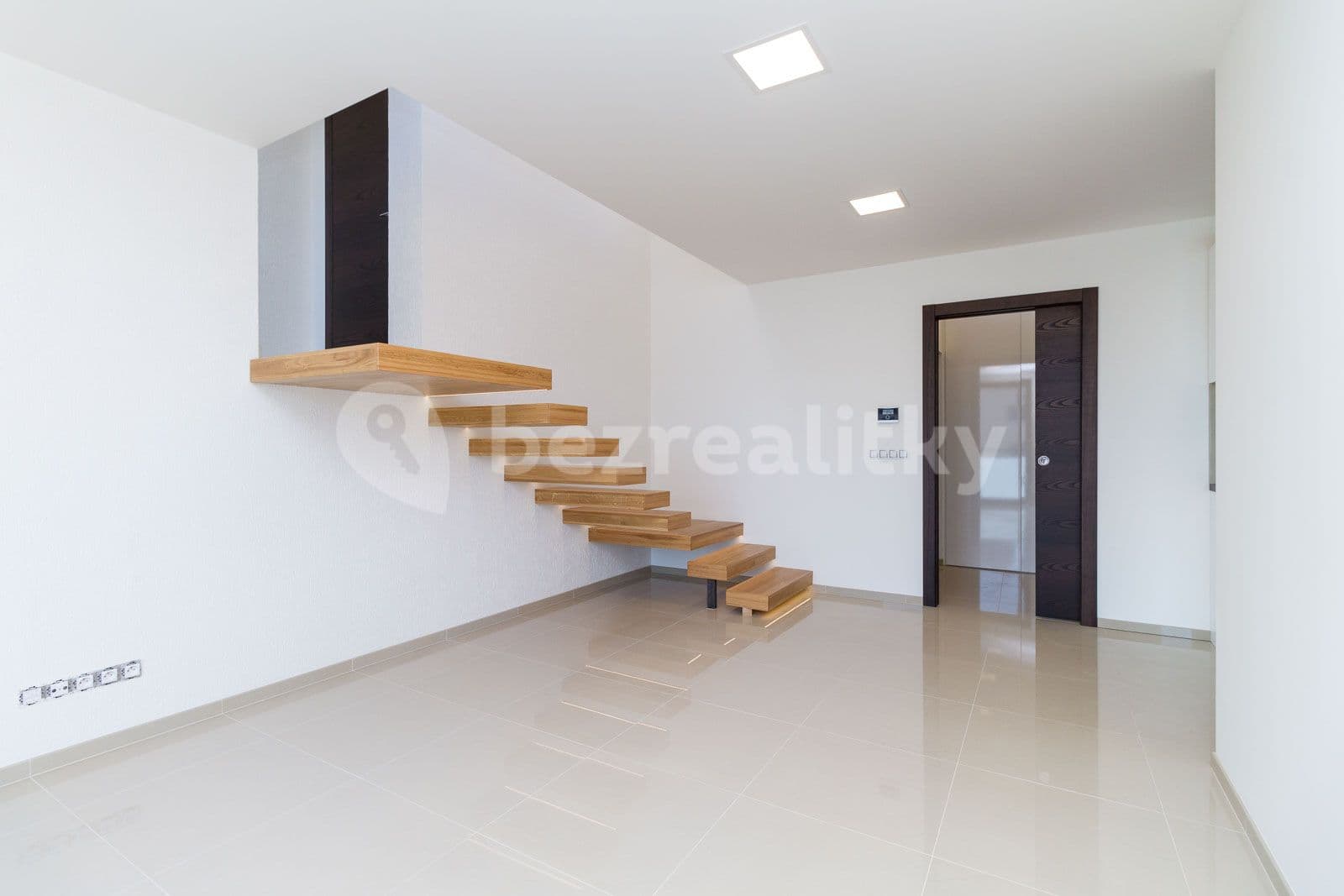 1 bedroom with open-plan kitchen flat to rent, 51 m², Na Louži, Prague, Prague 1 bedroom with open-plan kitchen flat to rent, 51 m², Na Louži, Prague, Prague