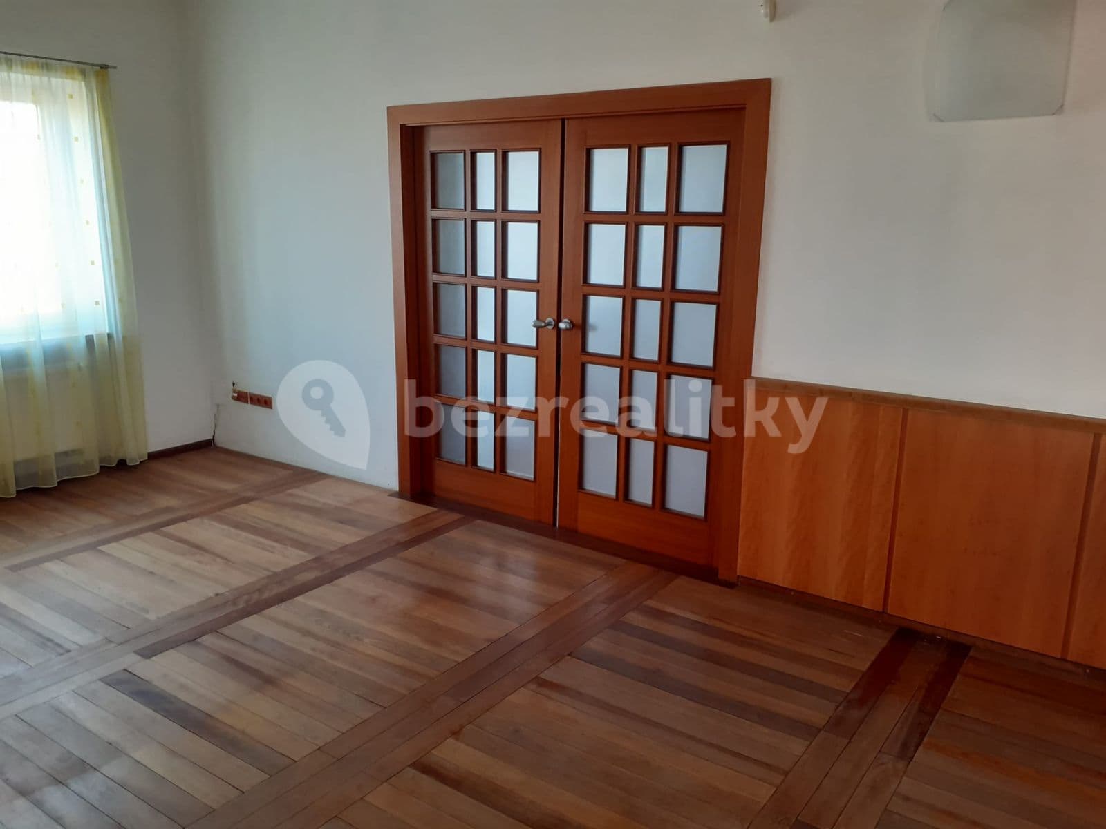 5 bedroom flat to rent, 160 m², 28. pluku, Prague, Prague 5 bedroom flat to rent, 160 m², 28. pluku, Prague, Prague