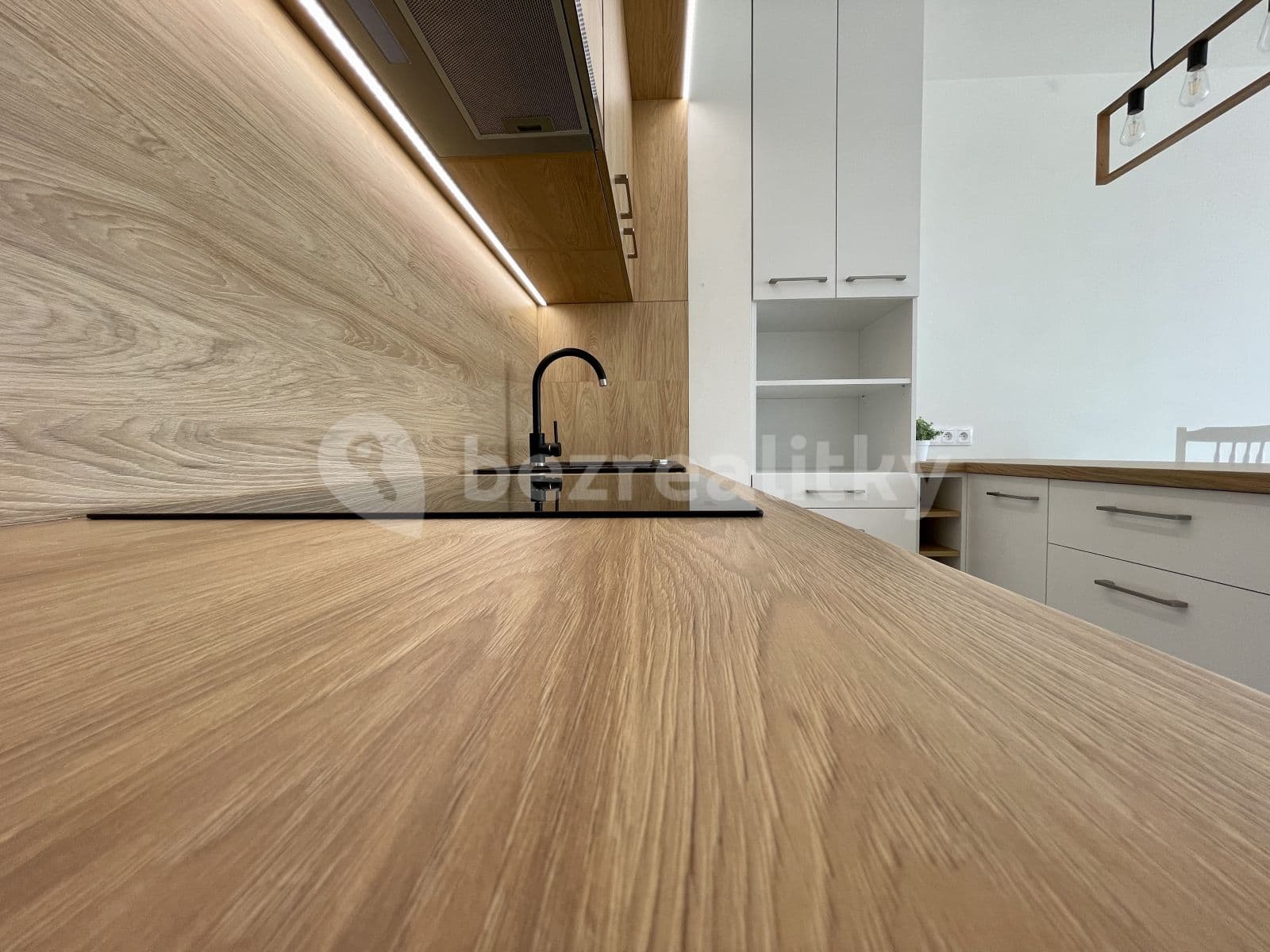 1 bedroom with open-plan kitchen flat to rent, 58 m², Východní, Pardubice, Pardubický Region 1 bedroom with open-plan kitchen flat to rent, 58 m², Východní, Pardubice, Pardubický Region