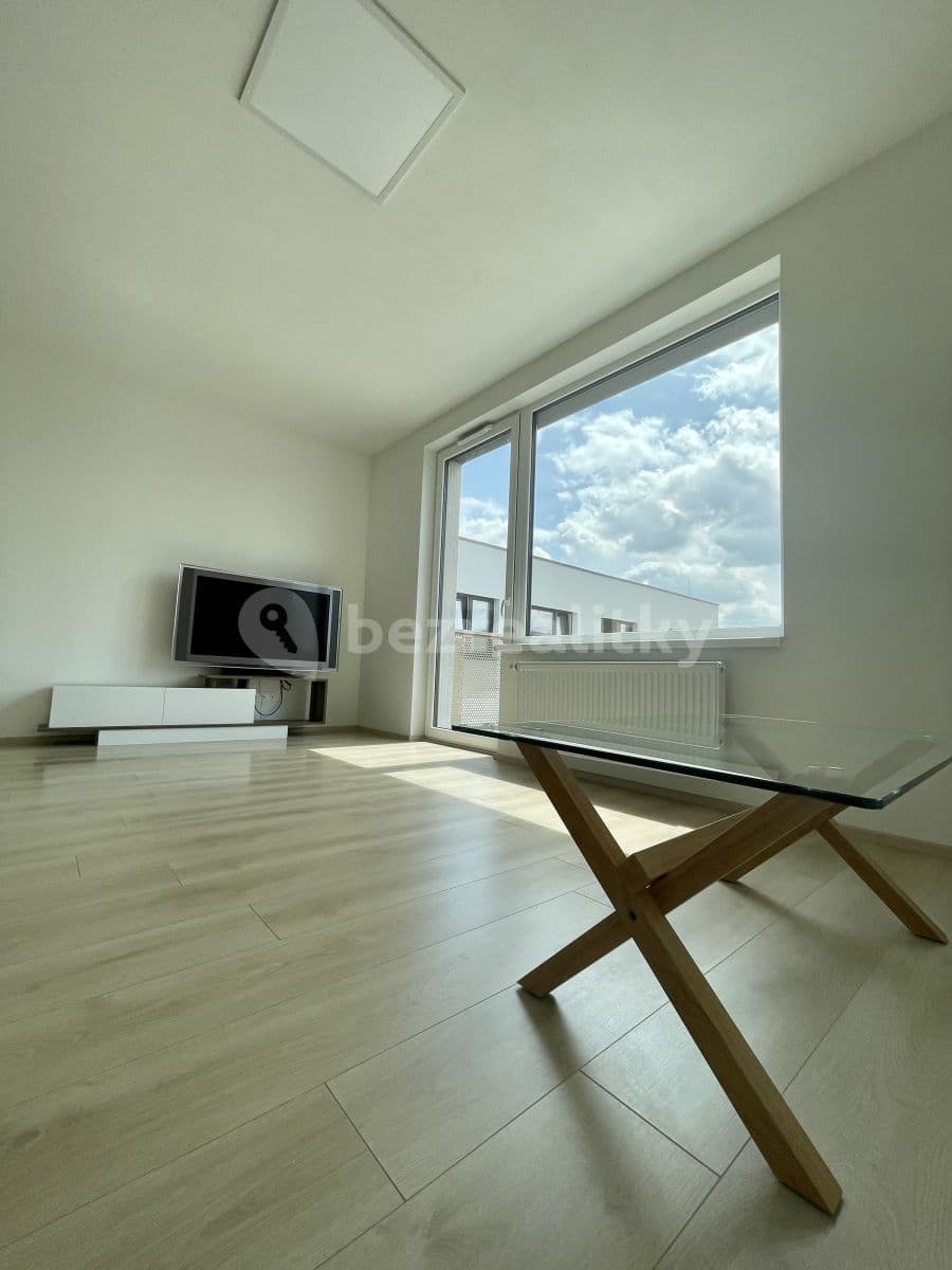 1 bedroom with open-plan kitchen flat to rent, 58 m², Východní, Pardubice, Pardubický Region 1 bedroom with open-plan kitchen flat to rent, 58 m², Východní, Pardubice, Pardubický Region