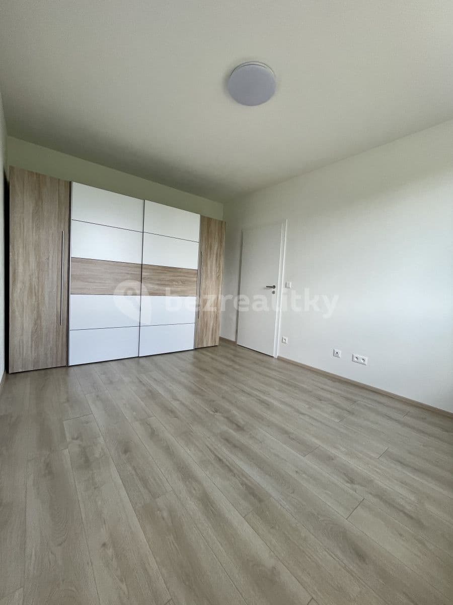 1 bedroom with open-plan kitchen flat to rent, 58 m², Východní, Pardubice, Pardubický Region 1 bedroom with open-plan kitchen flat to rent, 58 m², Východní, Pardubice, Pardubický Region
