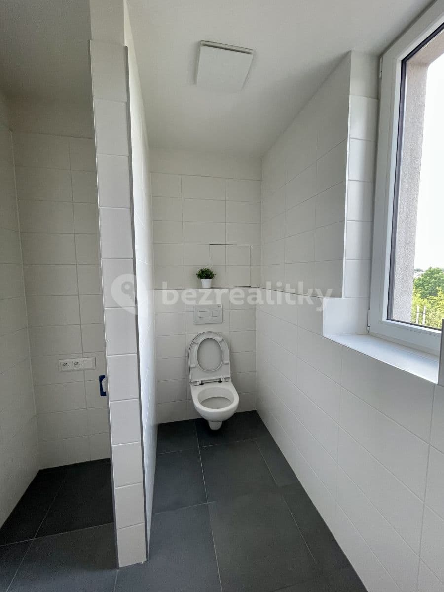 1 bedroom with open-plan kitchen flat to rent, 58 m², Východní, Pardubice, Pardubický Region 1 bedroom with open-plan kitchen flat to rent, 58 m², Východní, Pardubice, Pardubický Region