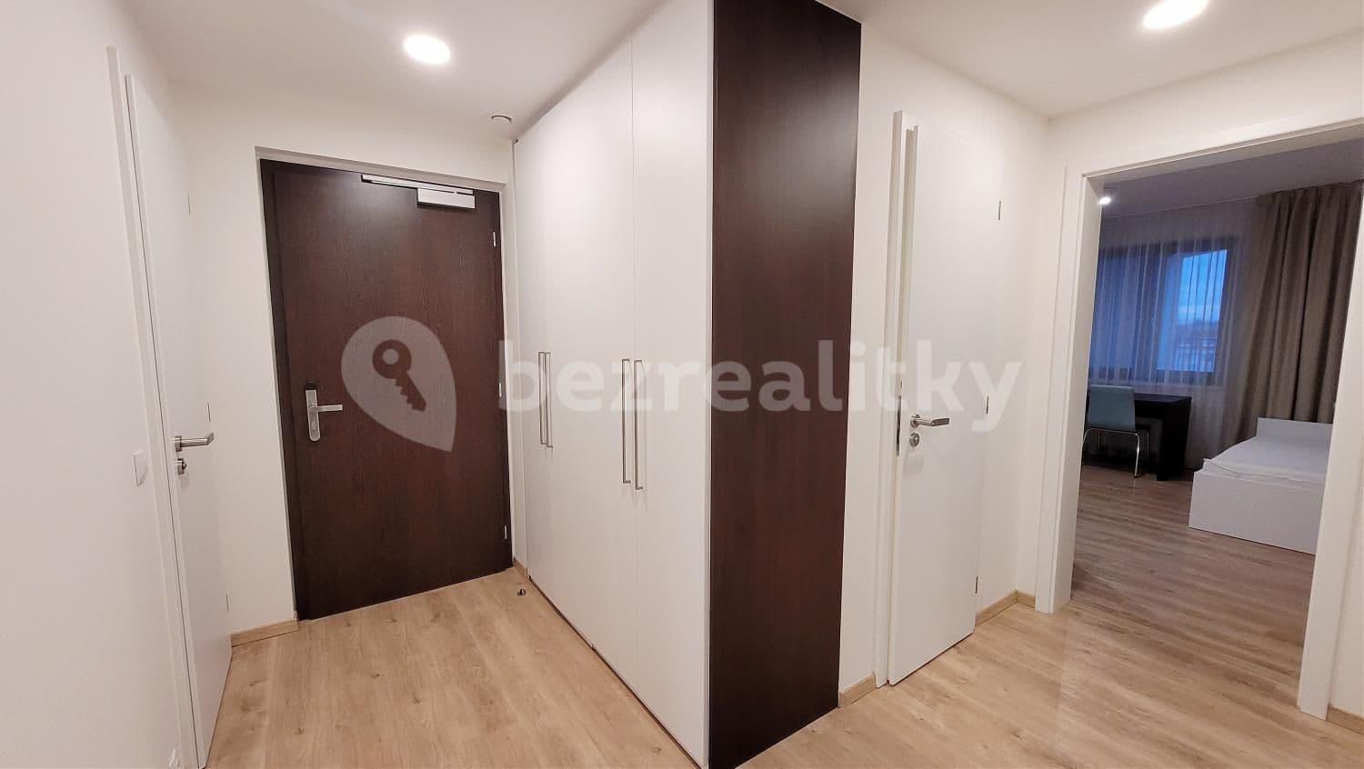 2 bedroom with open-plan kitchen flat to rent, 69 m², Mukařovského, Prague, Prague 2 bedroom with open-plan kitchen flat to rent, 69 m², Mukařovského, Prague, Prague