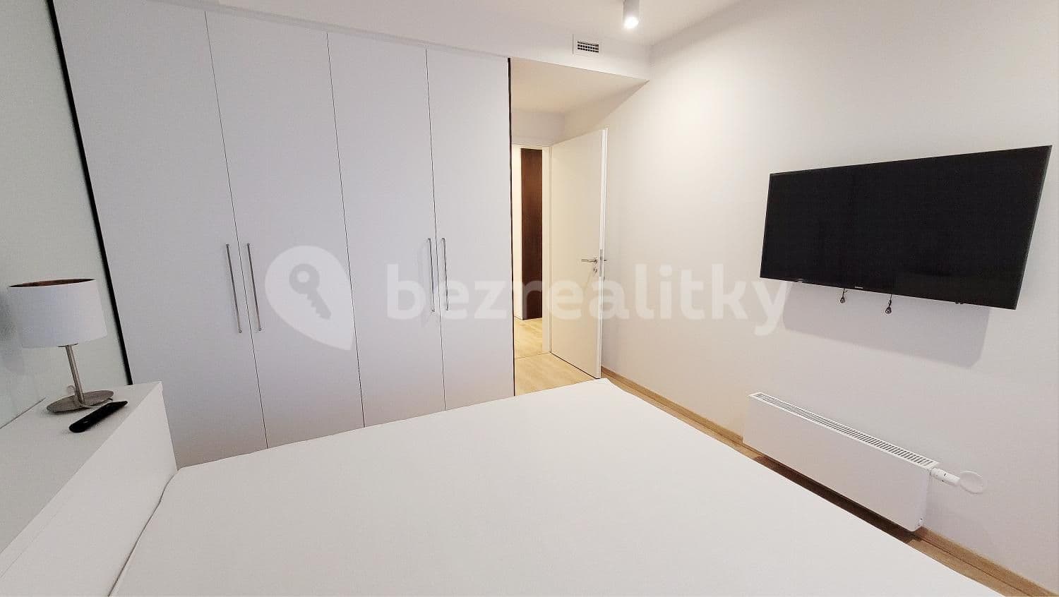 2 bedroom with open-plan kitchen flat to rent, 69 m², Mukařovského, Prague, Prague 2 bedroom with open-plan kitchen flat to rent, 69 m², Mukařovského, Prague, Prague