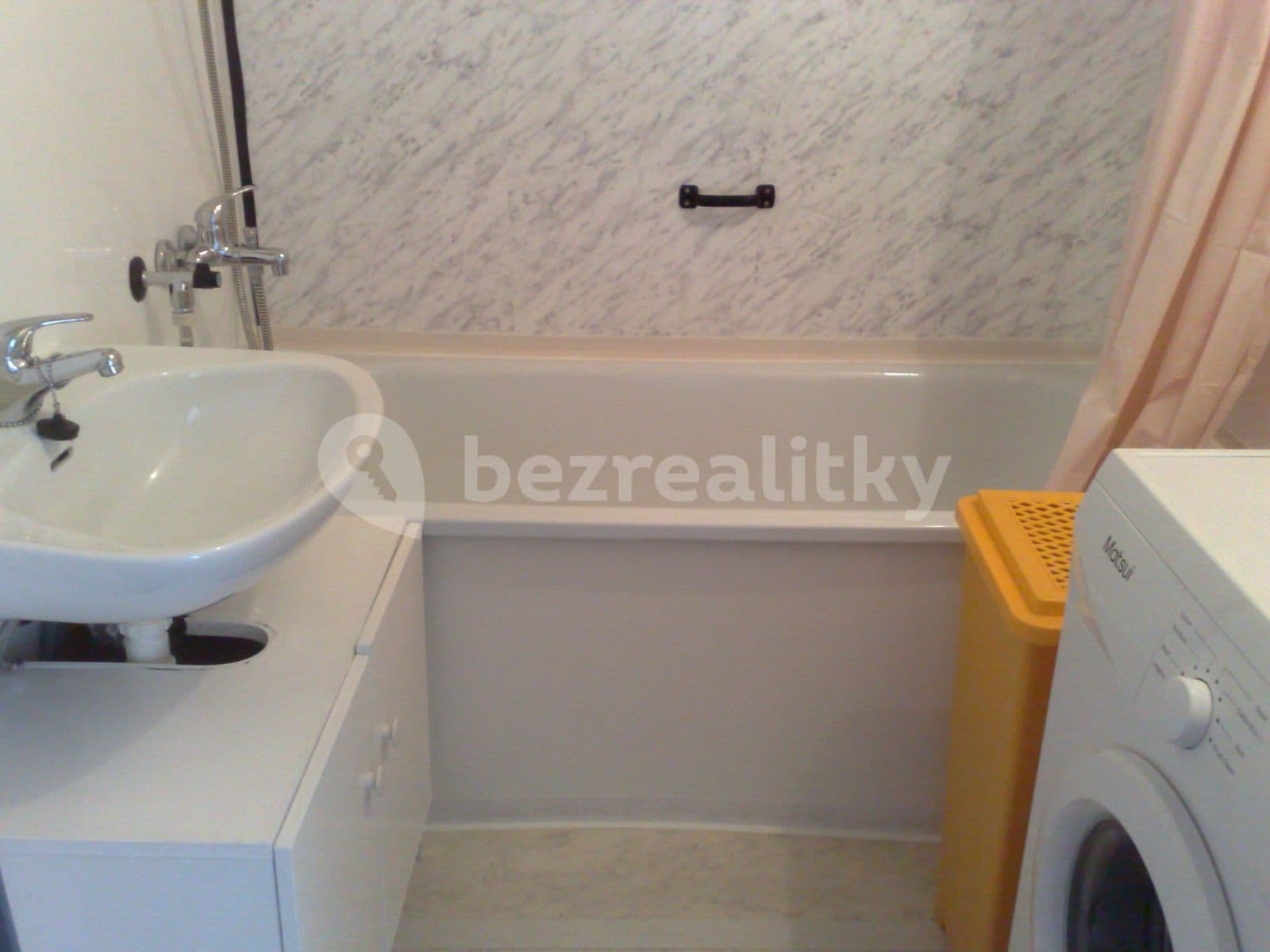 3 bedroom flat to rent, 92 m², Španielova, Prague, Prague 3 bedroom flat to rent, 92 m², Španielova, Prague, Prague