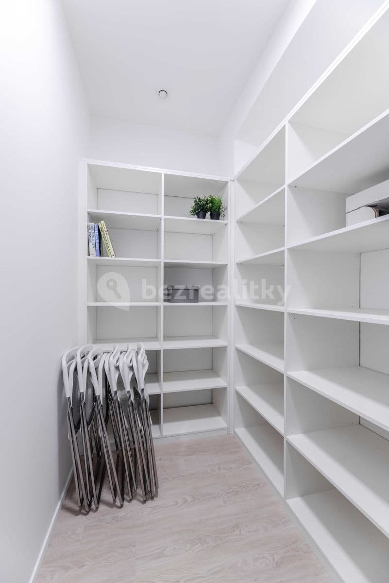 3 bedroom flat to rent, 71 m², Francouzská, Prague, Prague 3 bedroom flat to rent, 71 m², Francouzská, Prague, Prague