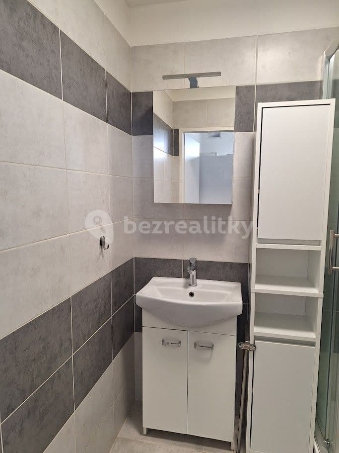 1 bedroom flat to rent, 55 m², Komenského náměstí, Říčany, Středočeský Region 1 bedroom flat to rent, 55 m², Komenského náměstí, Říčany, Středočeský Region