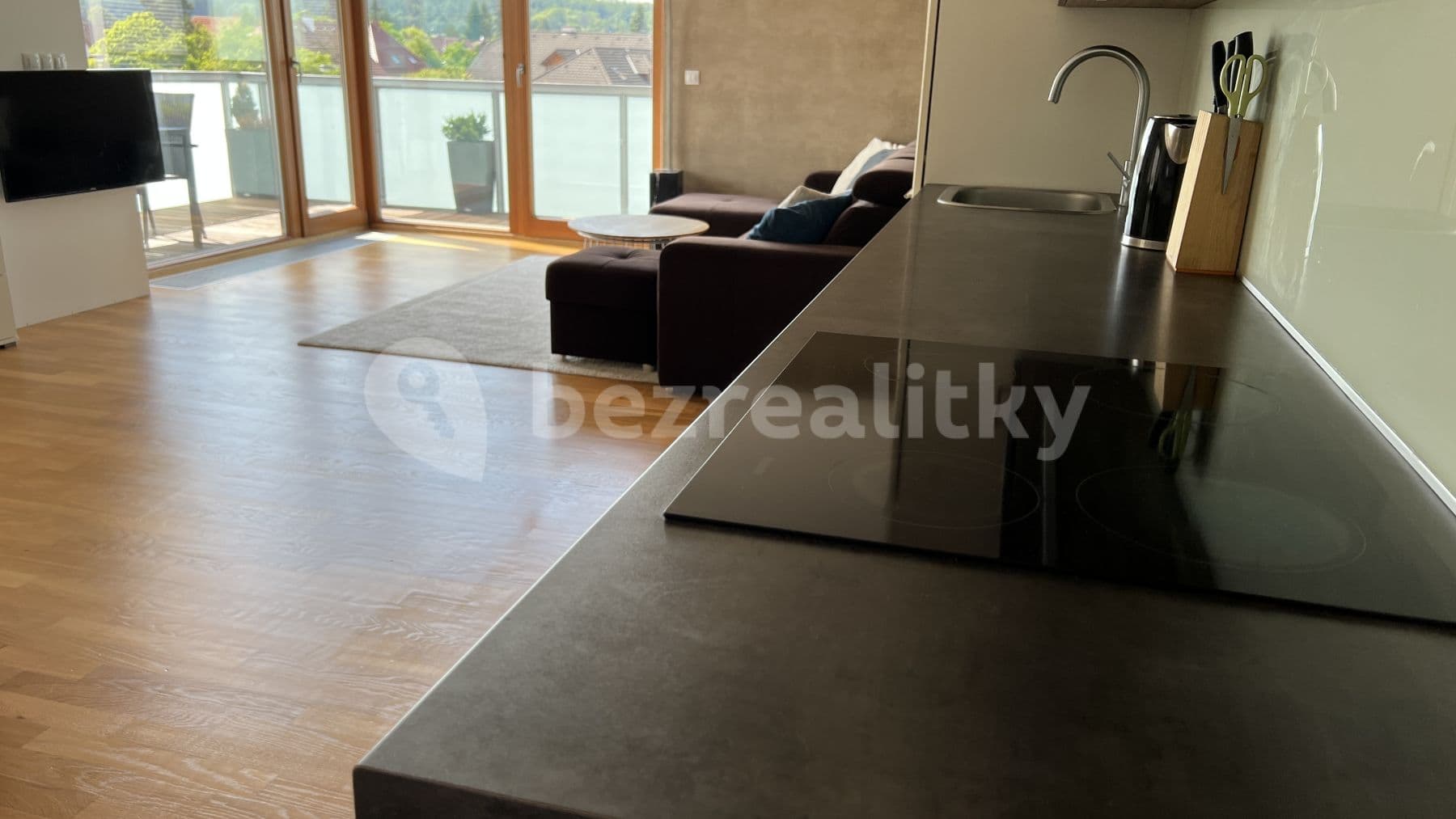 2 bedroom with open-plan kitchen flat to rent, 102 m², Mokropeská, Černošice, Středočeský Region 2 bedroom with open-plan kitchen flat to rent, 102 m², Mokropeská, Černošice, Středočeský Region