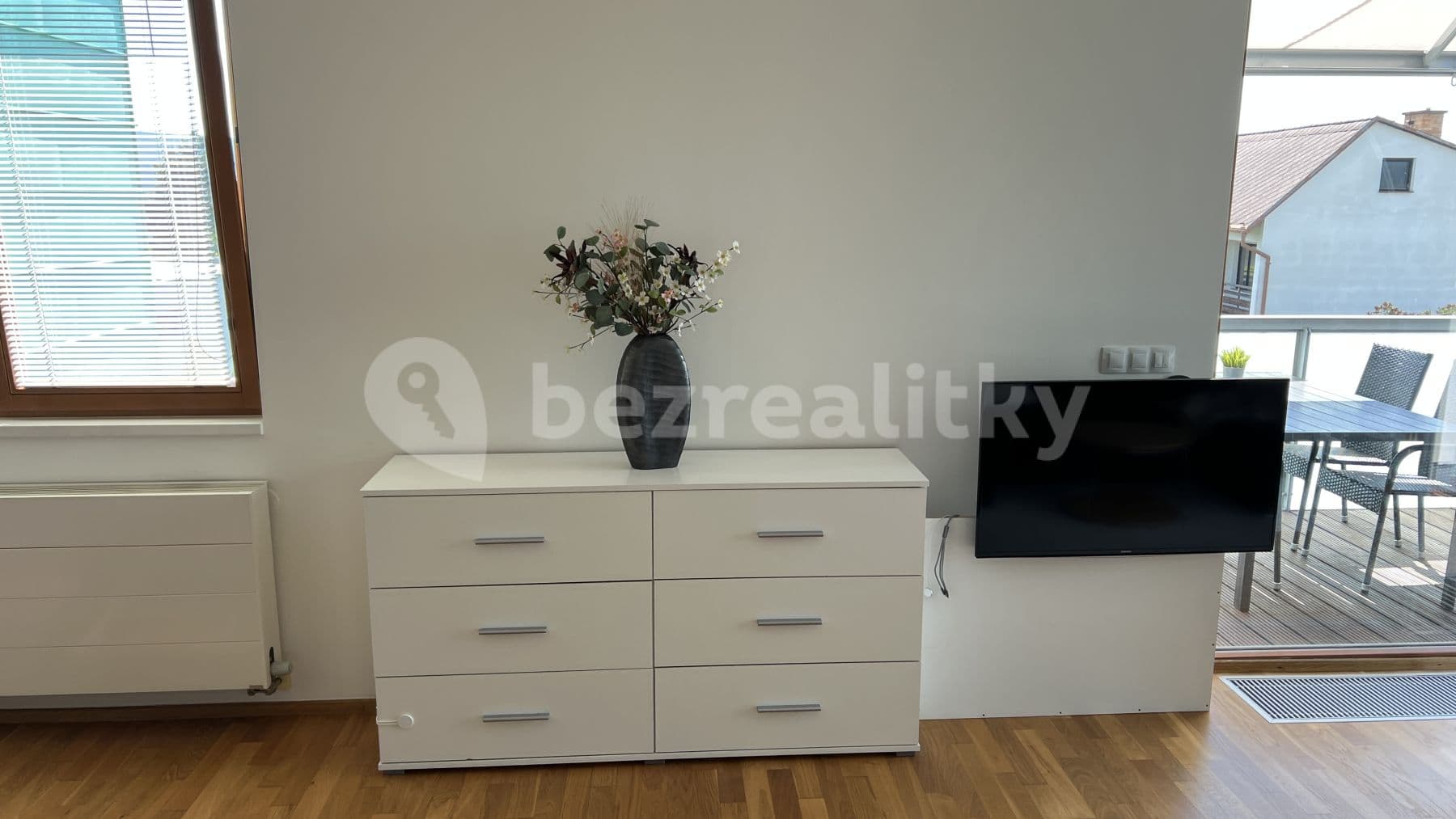 2 bedroom with open-plan kitchen flat to rent, 102 m², Mokropeská, Černošice, Středočeský Region 2 bedroom with open-plan kitchen flat to rent, 102 m², Mokropeská, Černošice, Středočeský Region