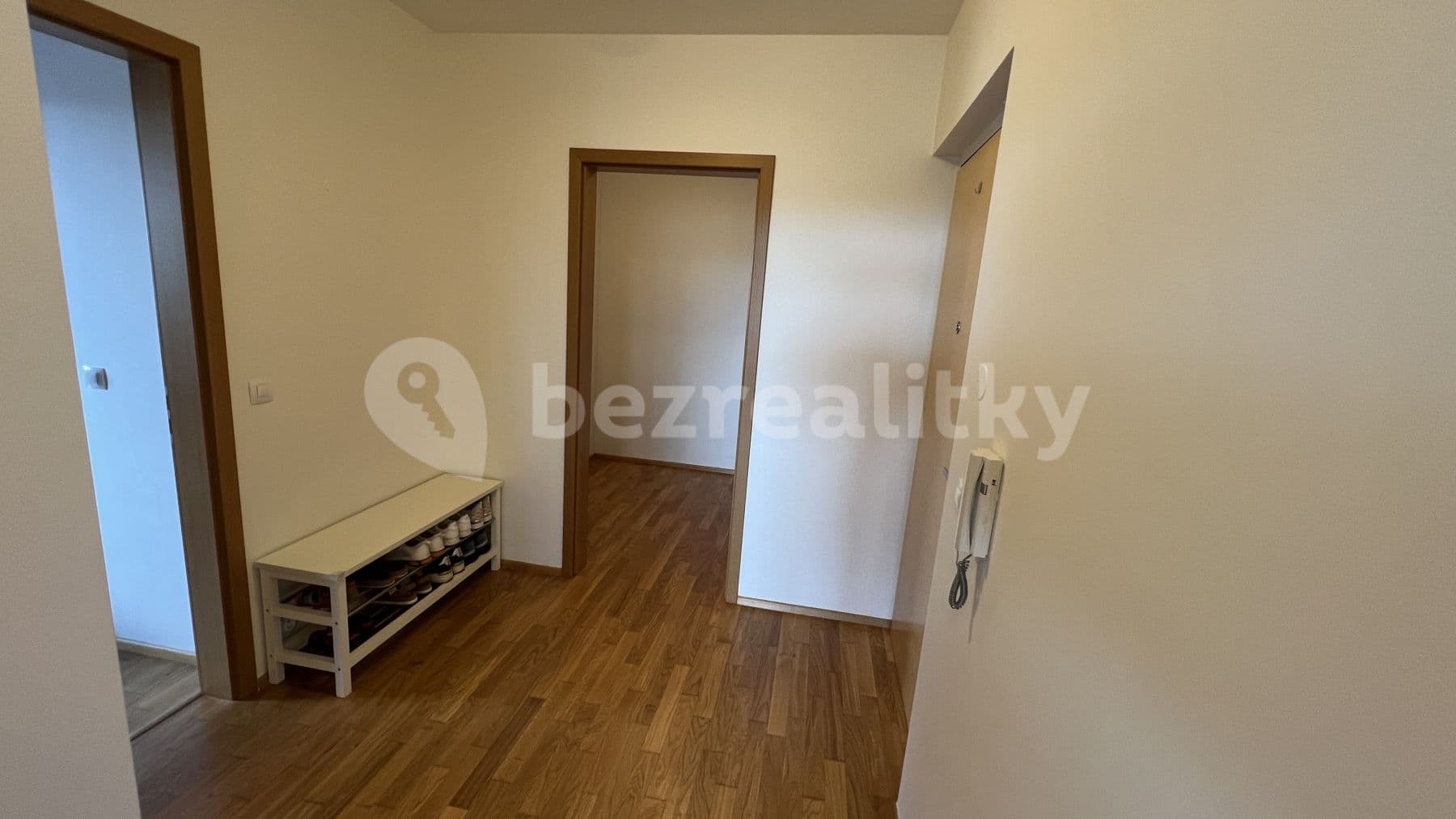 2 bedroom with open-plan kitchen flat to rent, 102 m², Mokropeská, Černošice, Středočeský Region 2 bedroom with open-plan kitchen flat to rent, 102 m², Mokropeská, Černošice, Středočeský Region