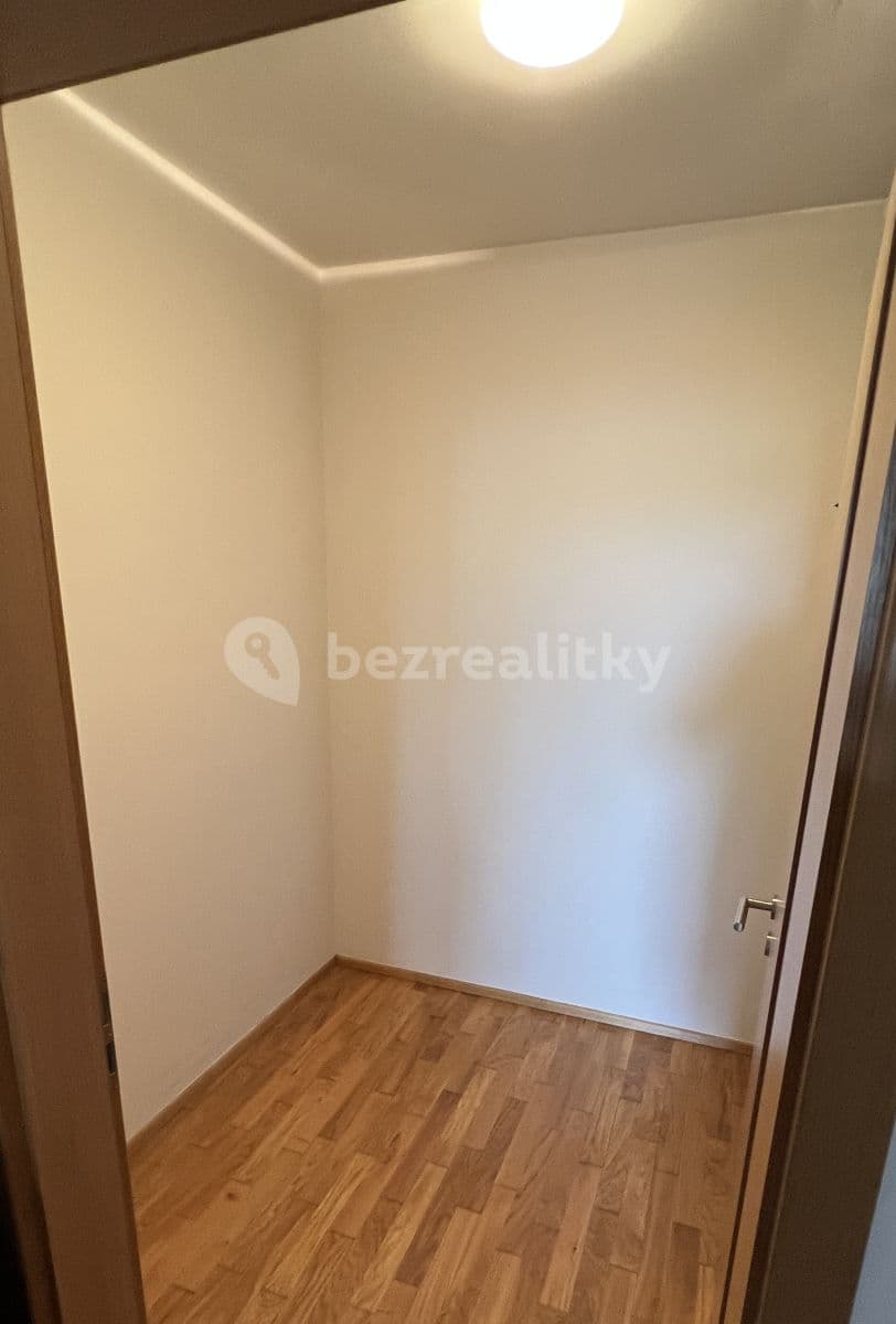 2 bedroom with open-plan kitchen flat to rent, 102 m², Mokropeská, Černošice, Středočeský Region 2 bedroom with open-plan kitchen flat to rent, 102 m², Mokropeská, Černošice, Středočeský Region